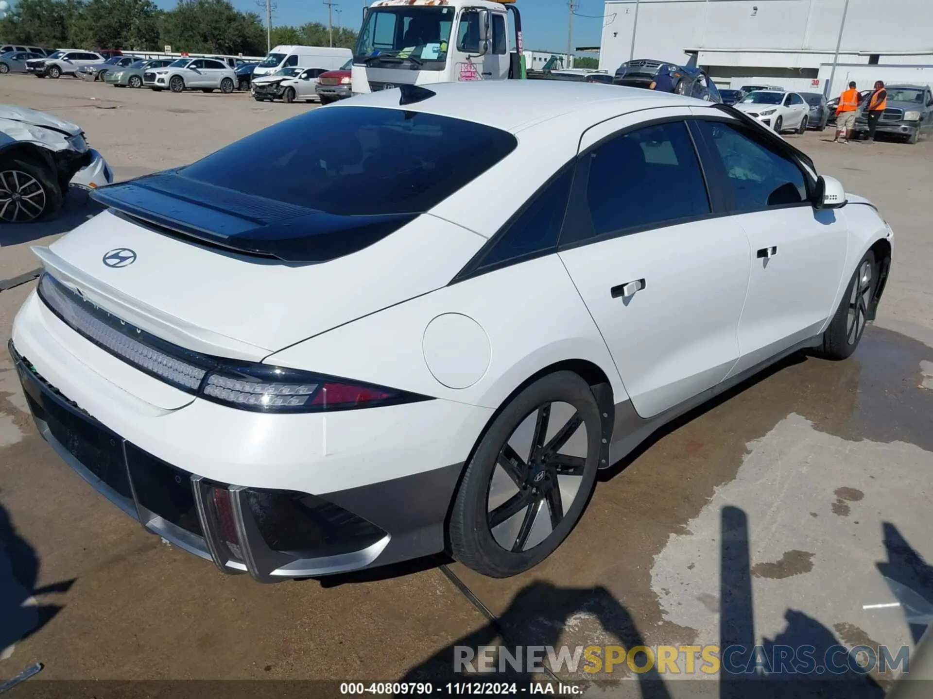 4 Фотография поврежденного автомобиля KMHM24AC2RA066998 HYUNDAI IONIQ 6 2024