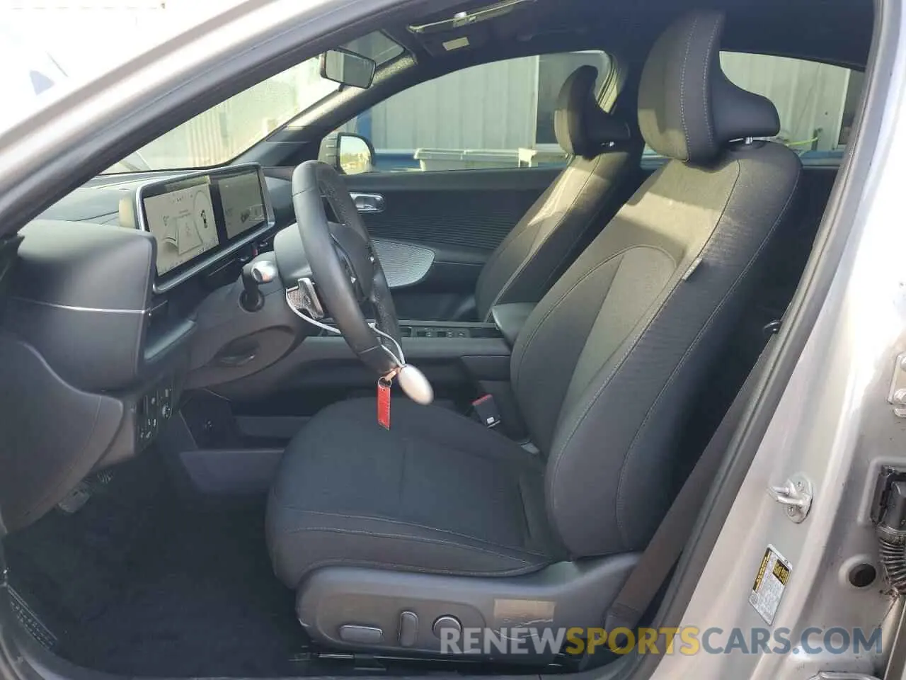 7 Фотография поврежденного автомобиля KMHM24AAXRA070747 HYUNDAI IONIQ 6 SE 2024