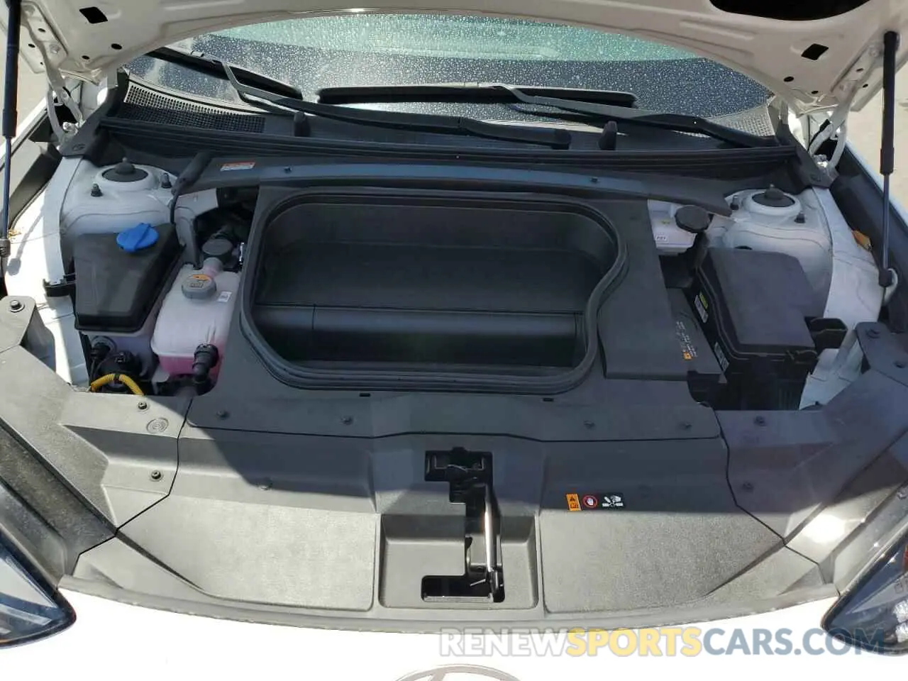 11 Фотография поврежденного автомобиля KMHM24AC1RA061520 HYUNDAI IONIQ 6 SE 2024