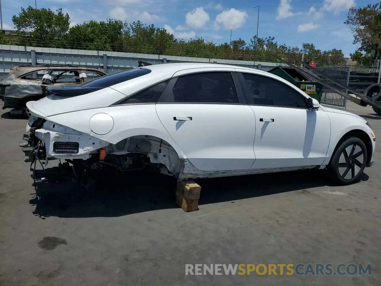 3 Фотография поврежденного автомобиля KMHM24AC1RA061520 HYUNDAI IONIQ 6 SE 2024