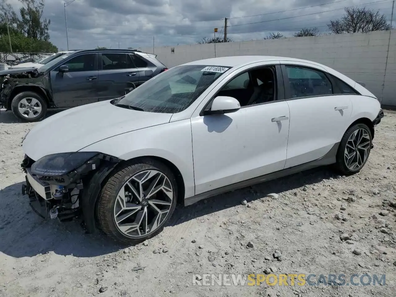 1 Фотография поврежденного автомобиля KMHM34AAXSA090984 HYUNDAI IONIQ 6 SE 2025