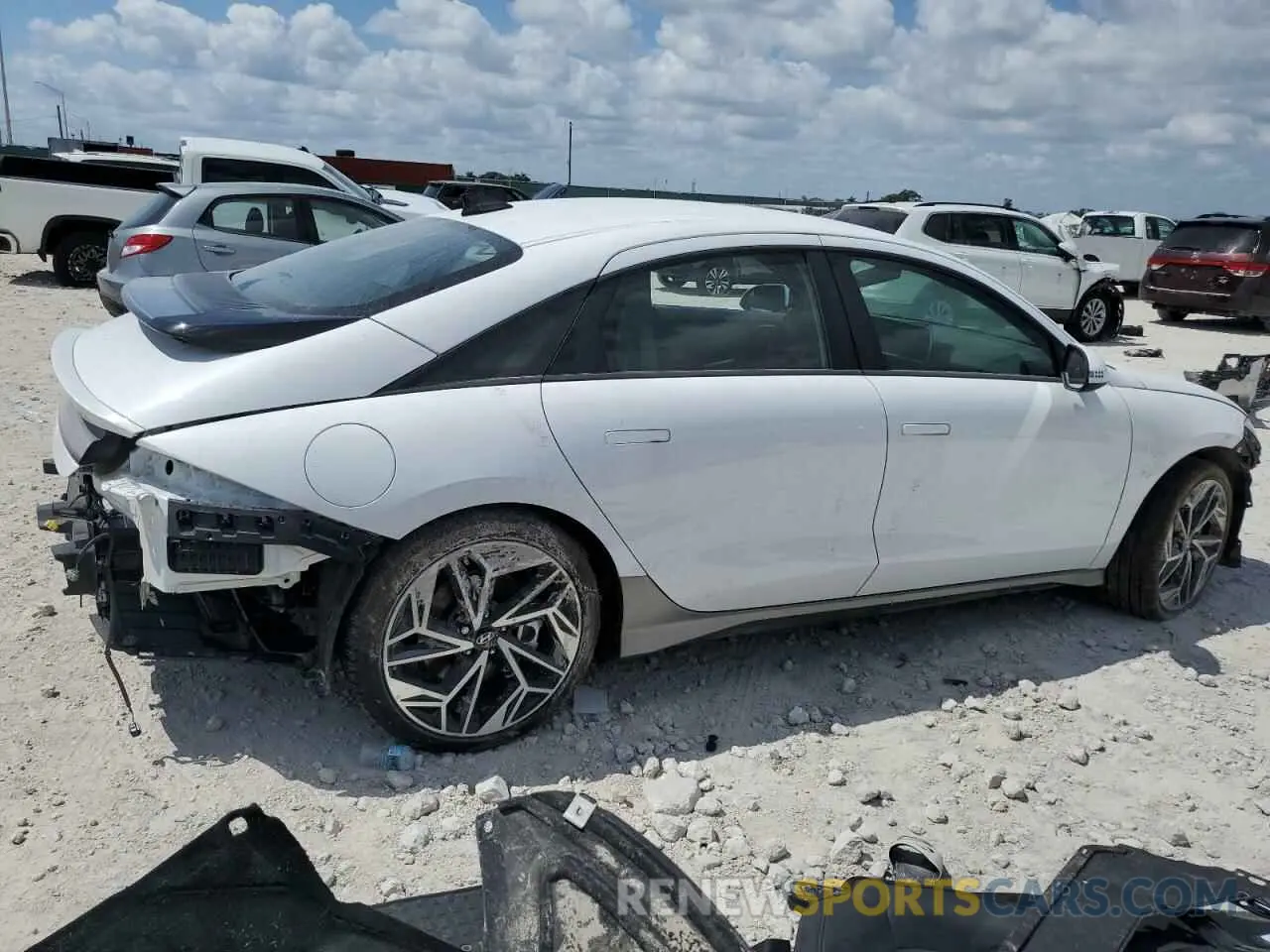 3 Фотография поврежденного автомобиля KMHM34AAXSA090984 HYUNDAI IONIQ 6 SE 2025