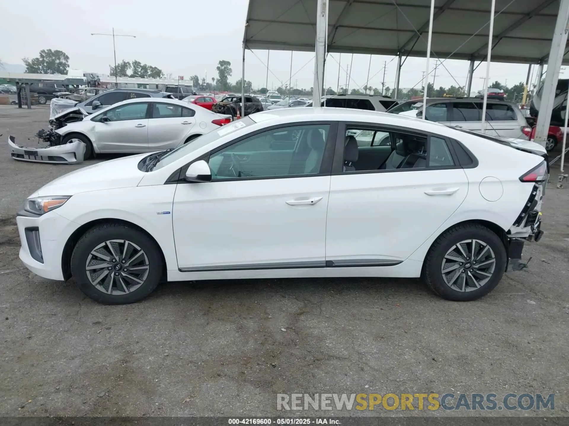 14 Photograph of a damaged car KMHC75LJ2LU071350 HYUNDAI IONIQ ELECTRIC 2020