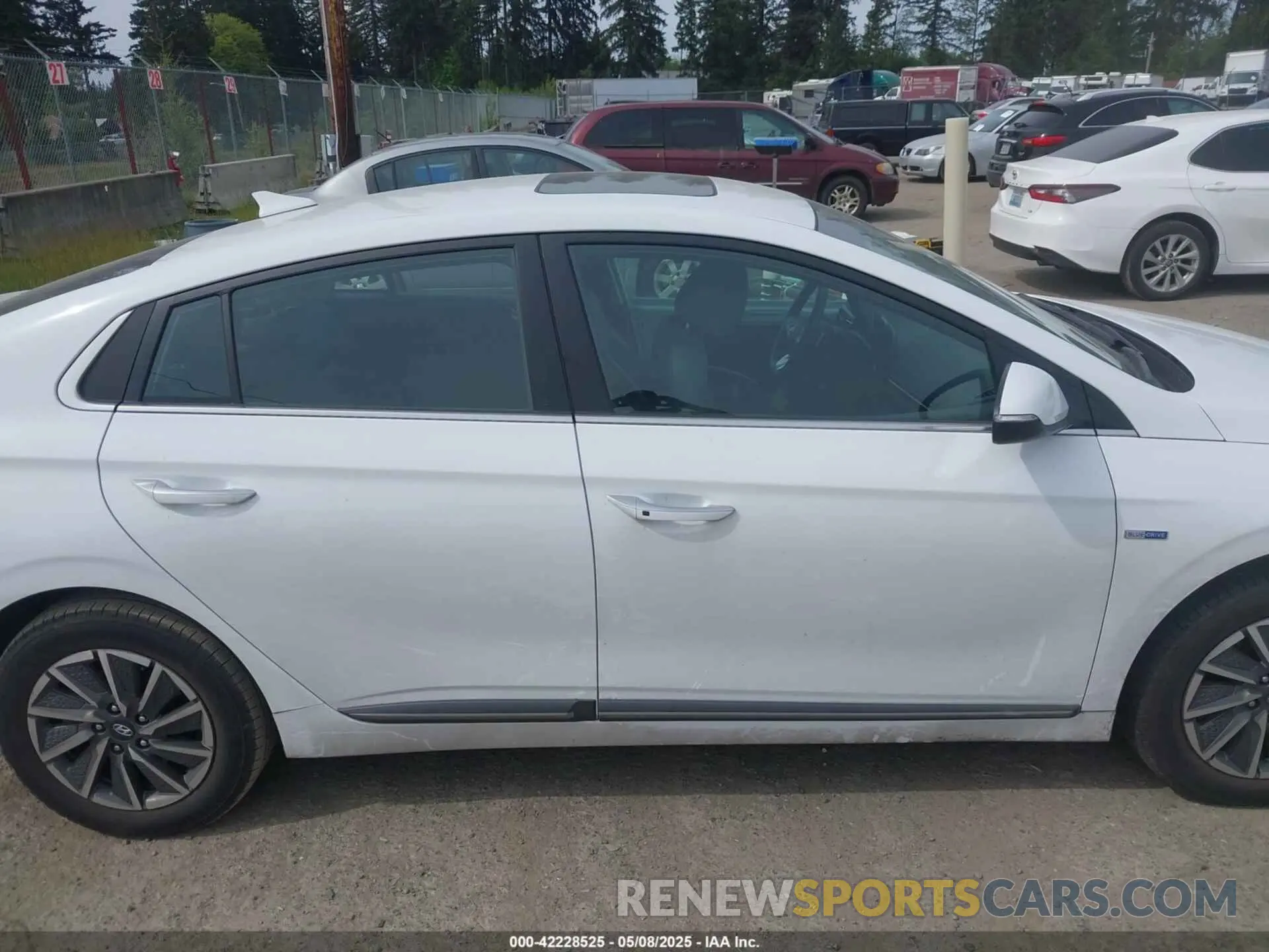 14 Photograph of a damaged car KMHC85LJ6LU063460 HYUNDAI IONIQ ELECTRIC 2020