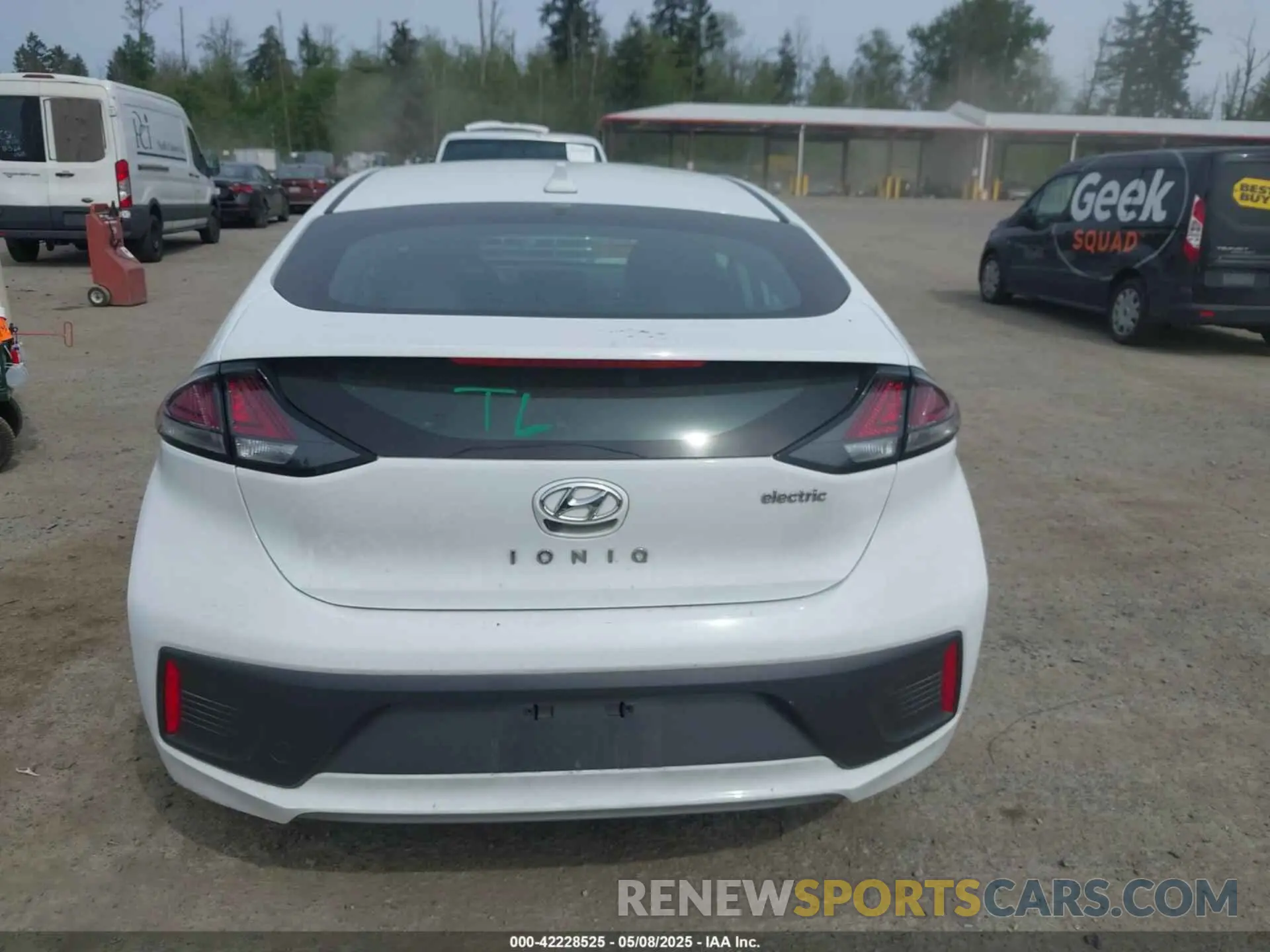 17 Photograph of a damaged car KMHC85LJ6LU063460 HYUNDAI IONIQ ELECTRIC 2020