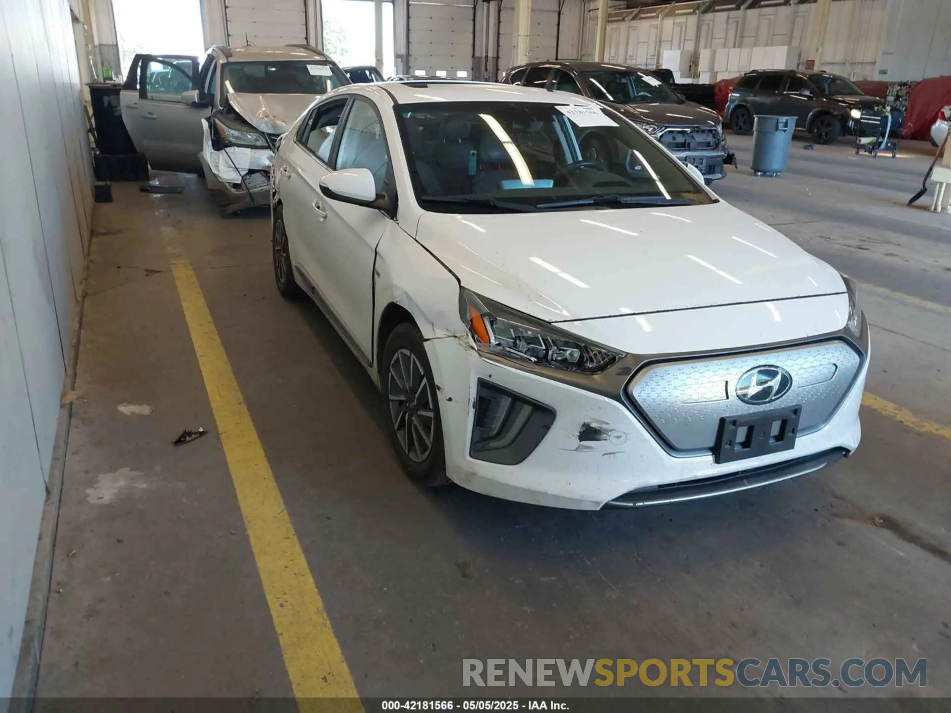 1 Photograph of a damaged car KMHC85LJ7LU061362 HYUNDAI IONIQ ELECTRIC 2020
