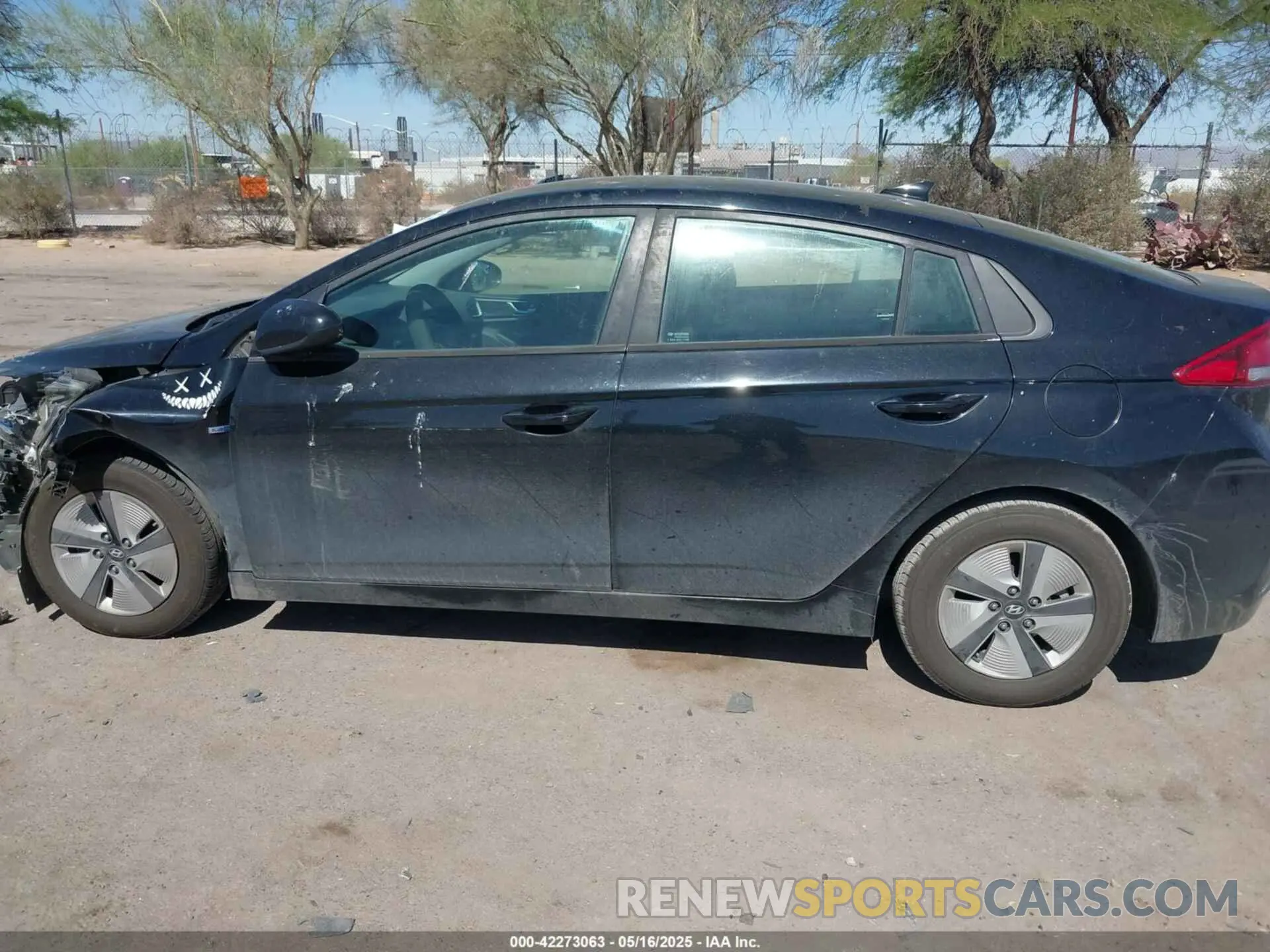 14 Photograph of a damaged car KMHC65LC0KU175841 HYUNDAI IONIQ HYBRID 2019
