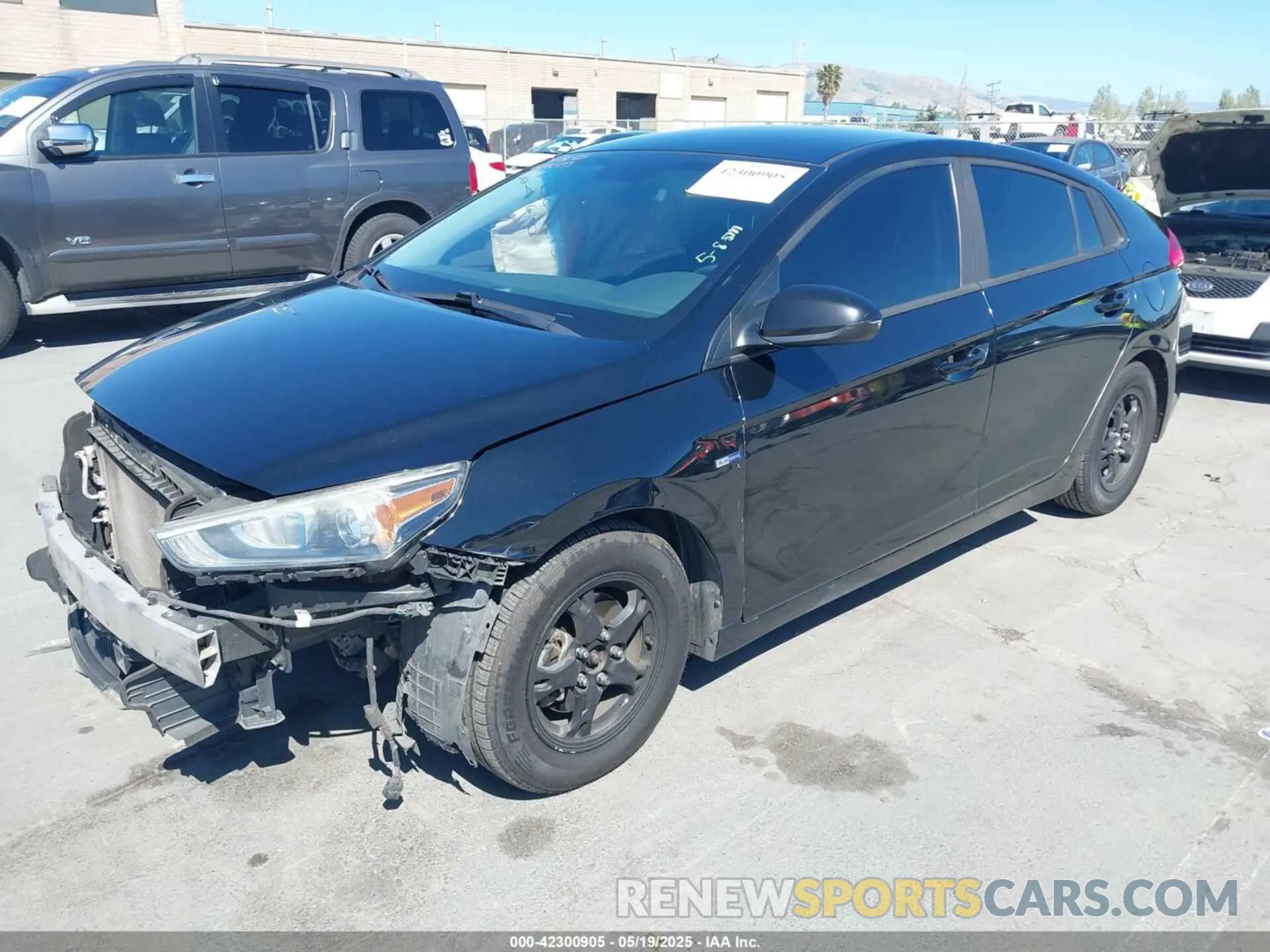 2 Photograph of a damaged car KMHC65LC0KU179940 HYUNDAI IONIQ HYBRID 2019