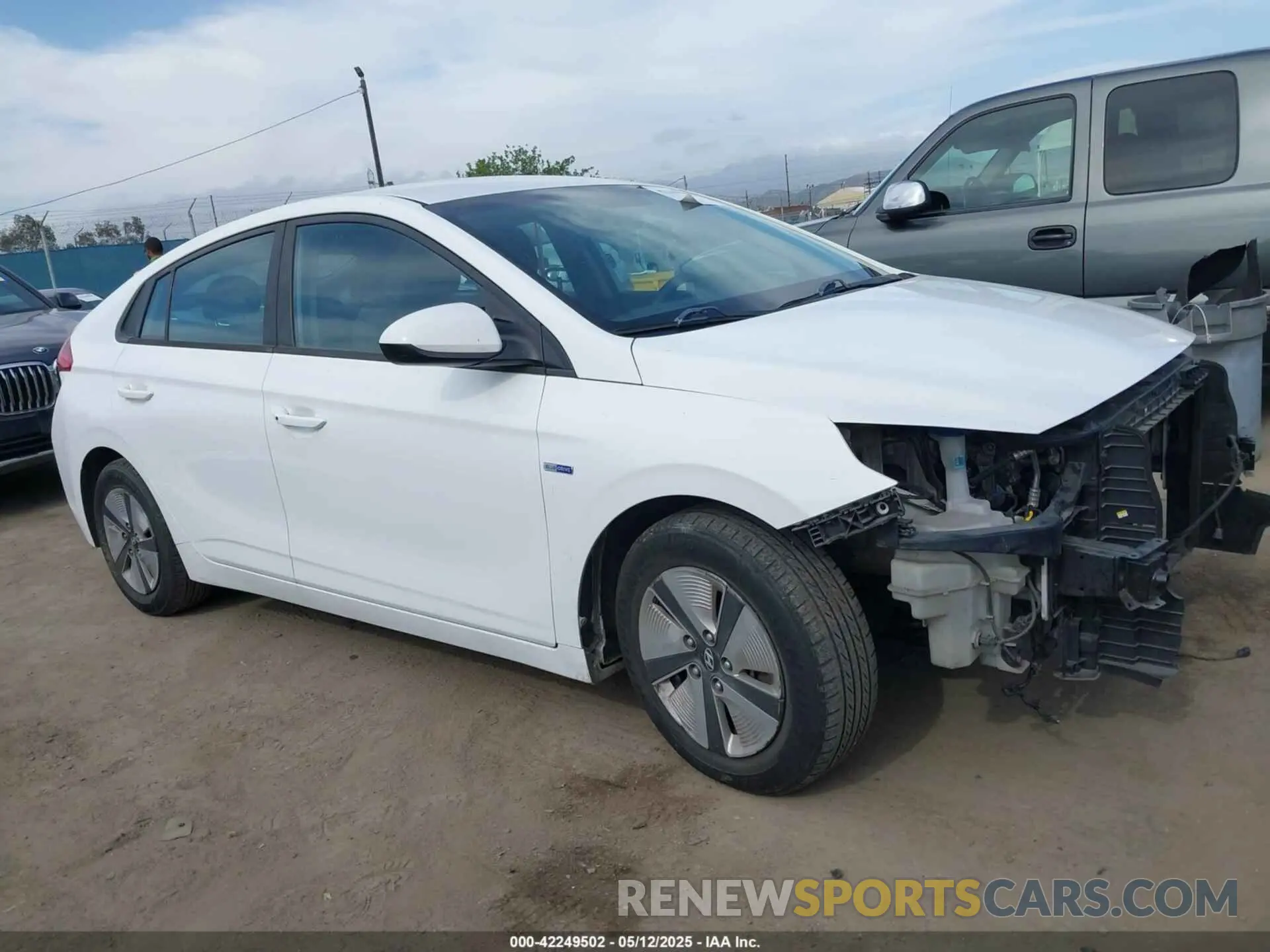14 Фотография поврежденного автомобиля KMHC65LC3KU179902 HYUNDAI IONIQ HYBRID 2019