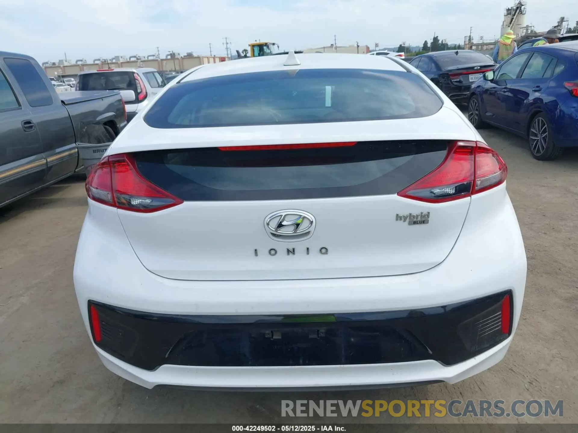 17 Фотография поврежденного автомобиля KMHC65LC3KU179902 HYUNDAI IONIQ HYBRID 2019