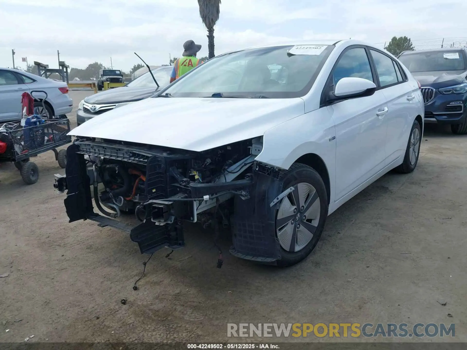 2 Фотография поврежденного автомобиля KMHC65LC3KU179902 HYUNDAI IONIQ HYBRID 2019