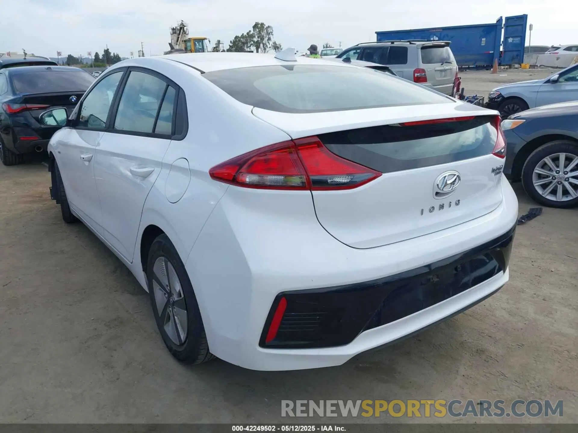 3 Фотография поврежденного автомобиля KMHC65LC3KU179902 HYUNDAI IONIQ HYBRID 2019