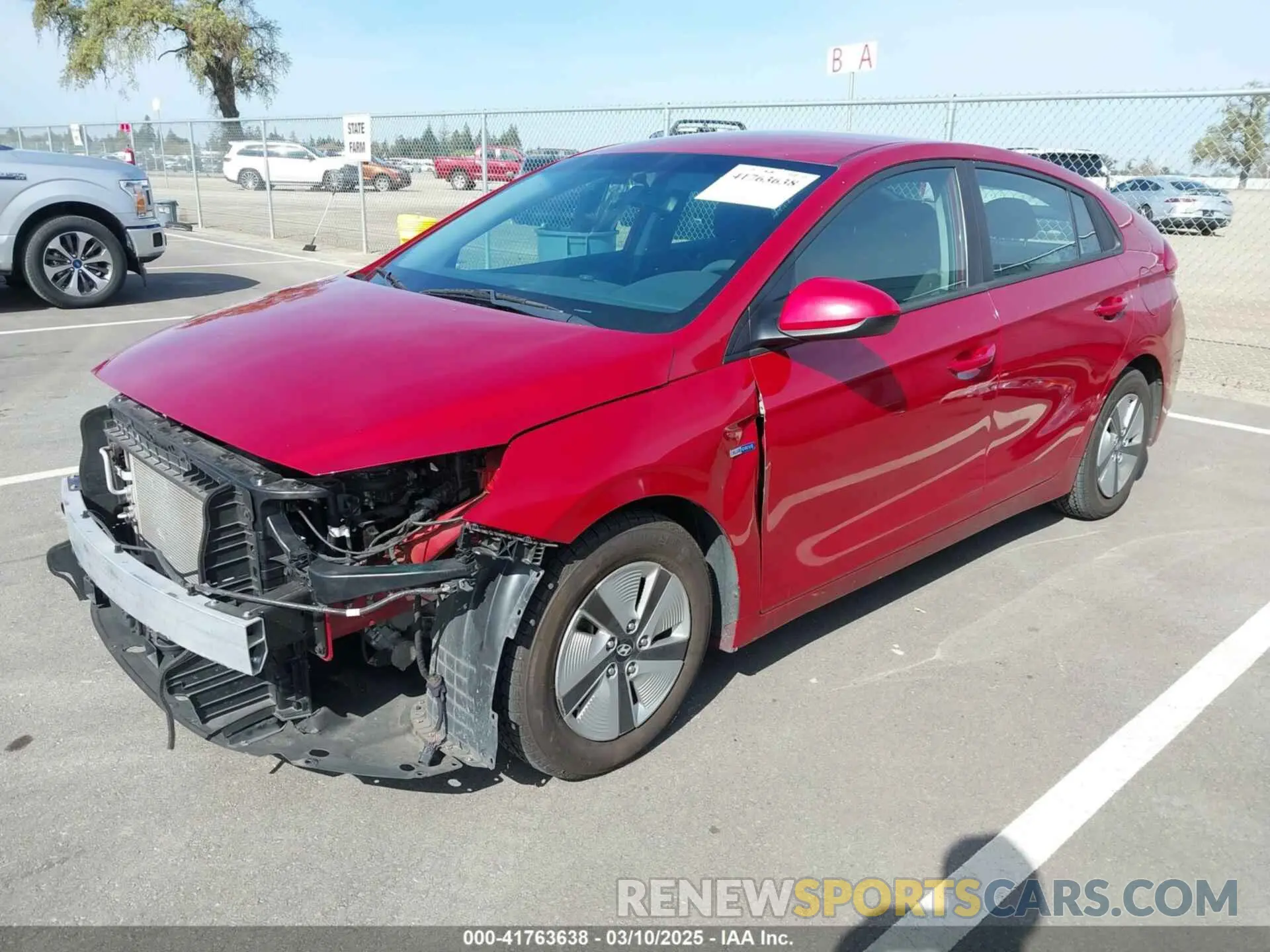 2 Photograph of a damaged car KMHC65LC5KU170876 HYUNDAI IONIQ HYBRID 2019