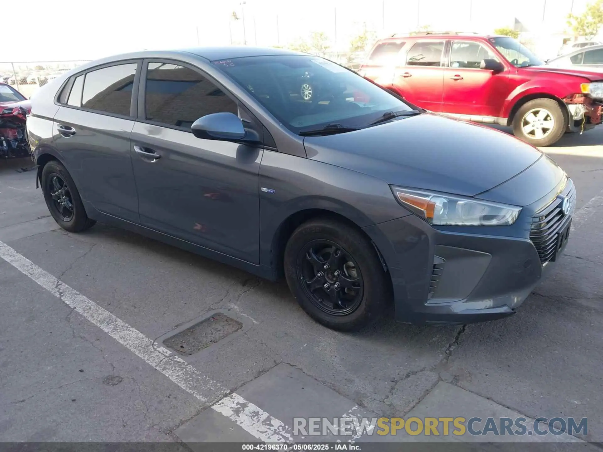 1 Photograph of a damaged car KMHC65LC6KU179800 HYUNDAI IONIQ HYBRID 2019