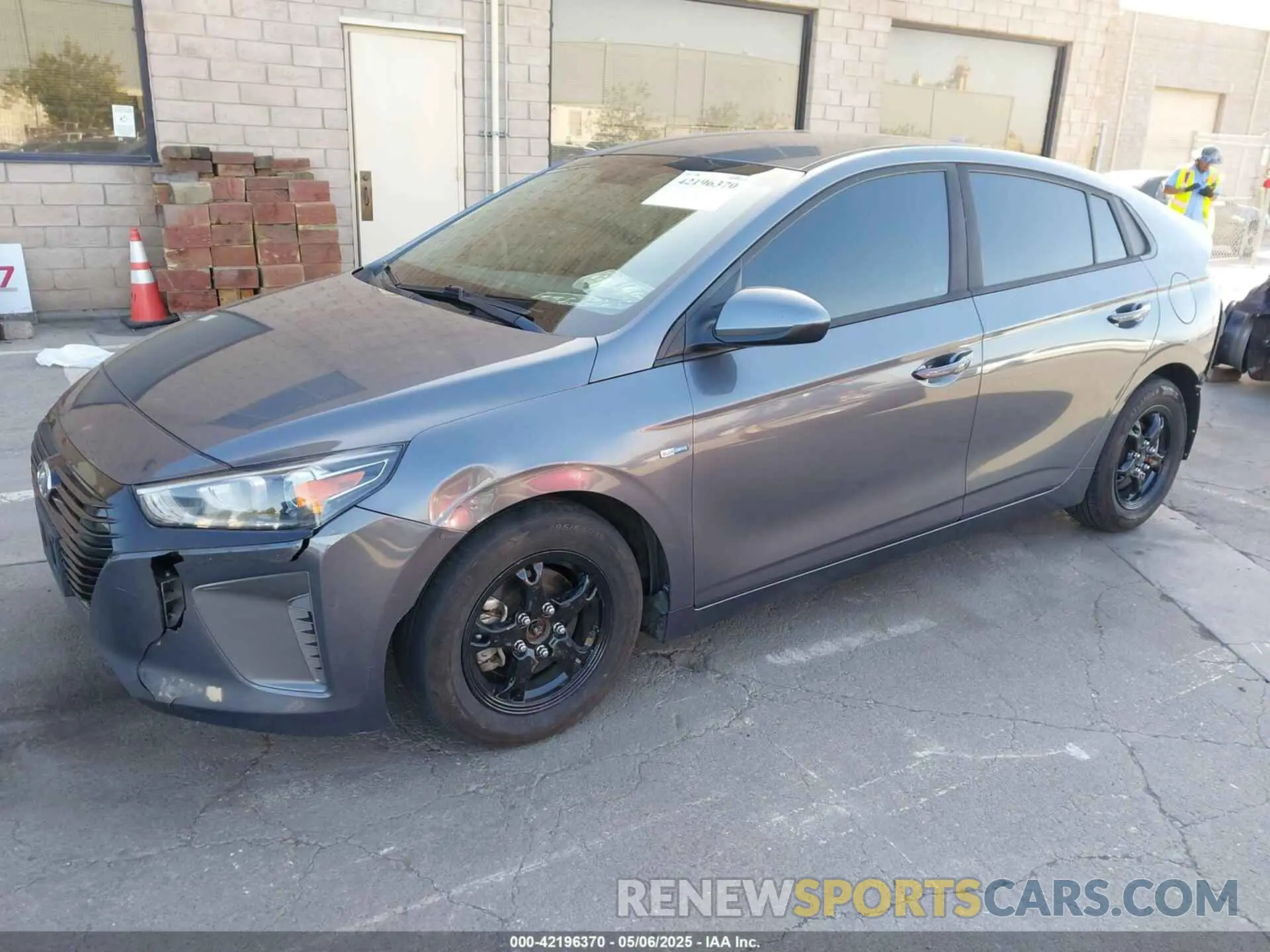 2 Photograph of a damaged car KMHC65LC6KU179800 HYUNDAI IONIQ HYBRID 2019