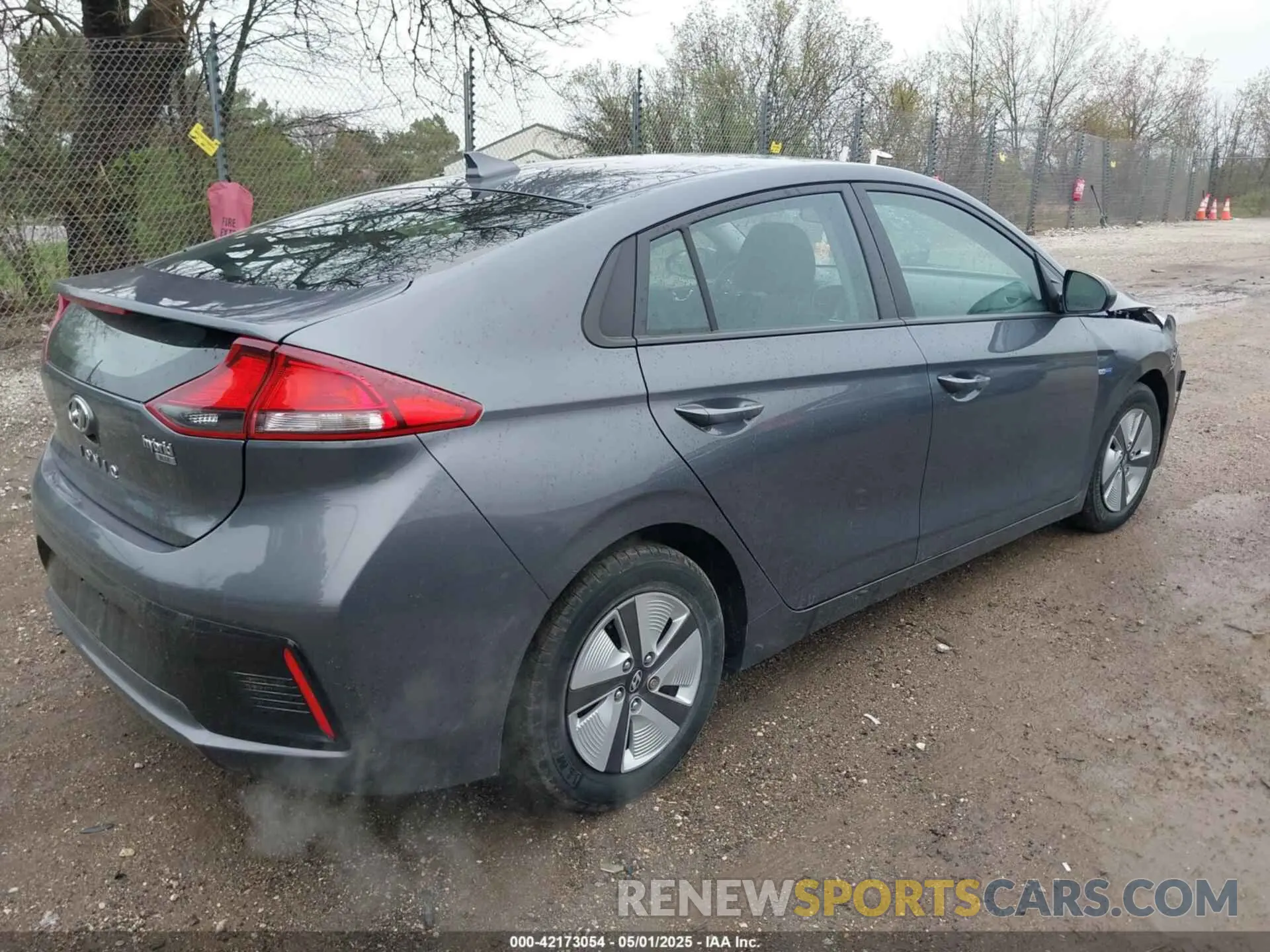 4 Фотография поврежденного автомобиля KMHC65LC7KU117578 HYUNDAI IONIQ HYBRID 2019
