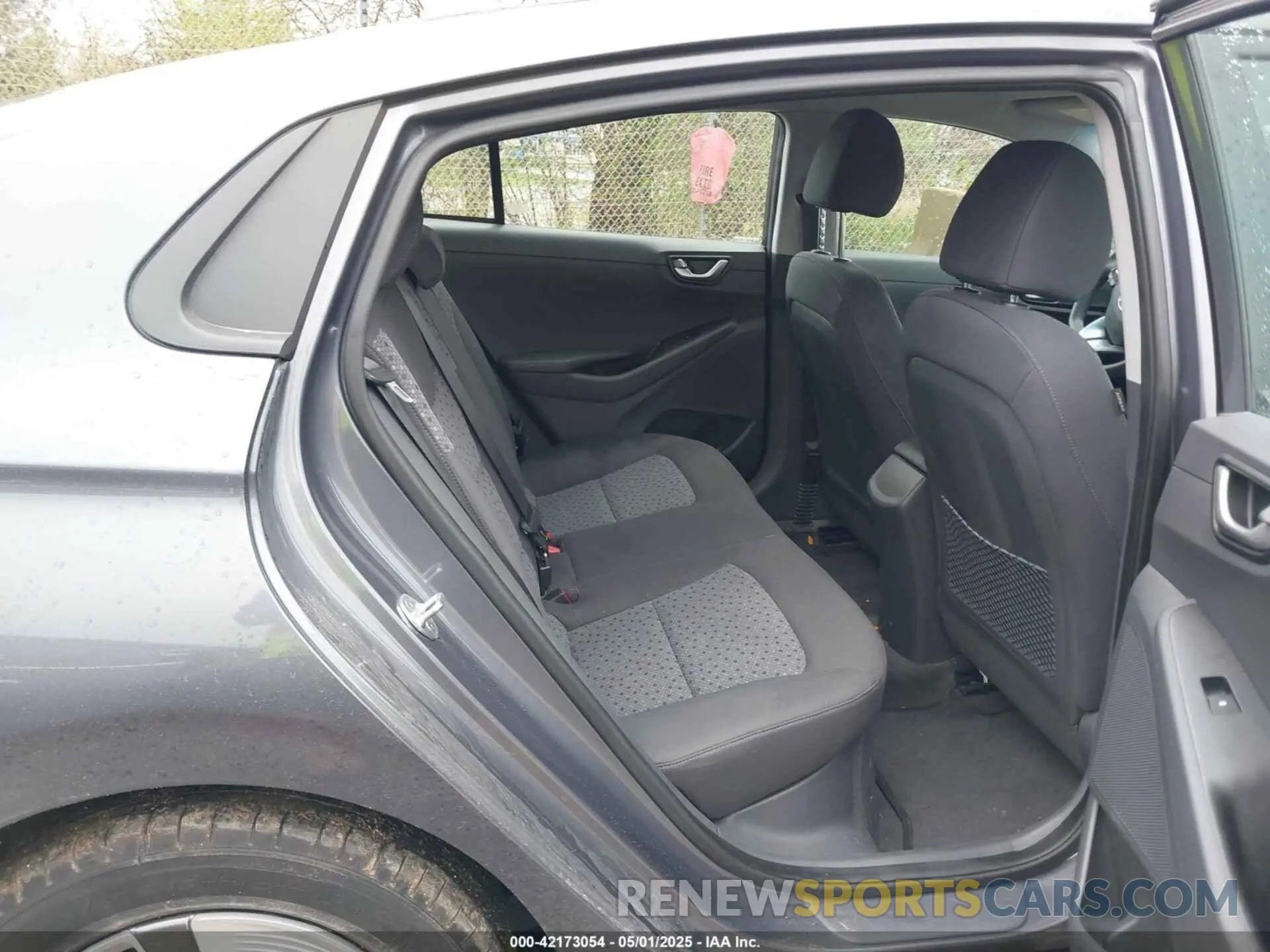 8 Фотография поврежденного автомобиля KMHC65LC7KU117578 HYUNDAI IONIQ HYBRID 2019