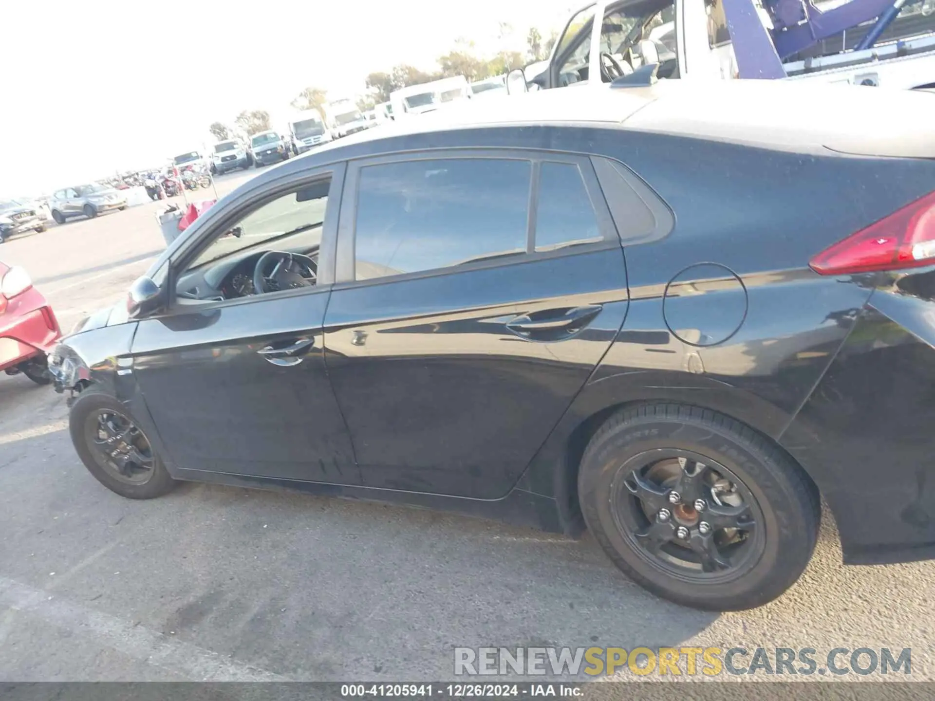 14 Photograph of a damaged car KMHC65LC8KU169673 HYUNDAI IONIQ HYBRID 2019