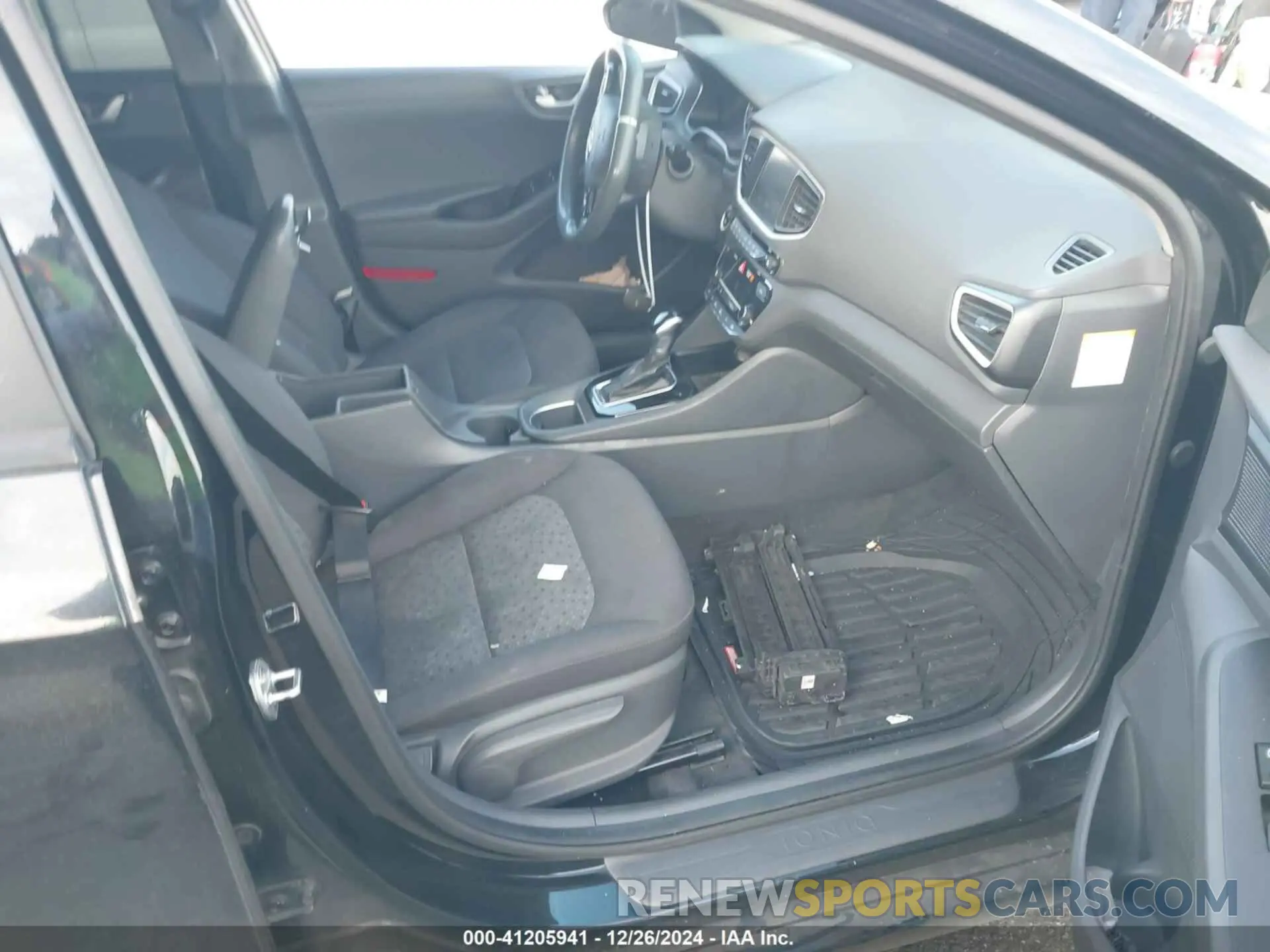 5 Photograph of a damaged car KMHC65LC8KU169673 HYUNDAI IONIQ HYBRID 2019