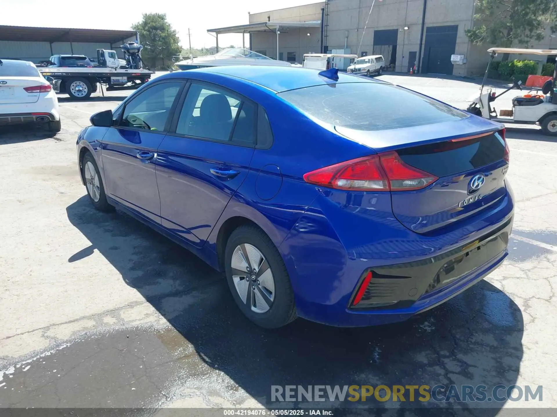 3 Фотография поврежденного автомобиля KMHC65LC8KU170791 HYUNDAI IONIQ HYBRID 2019