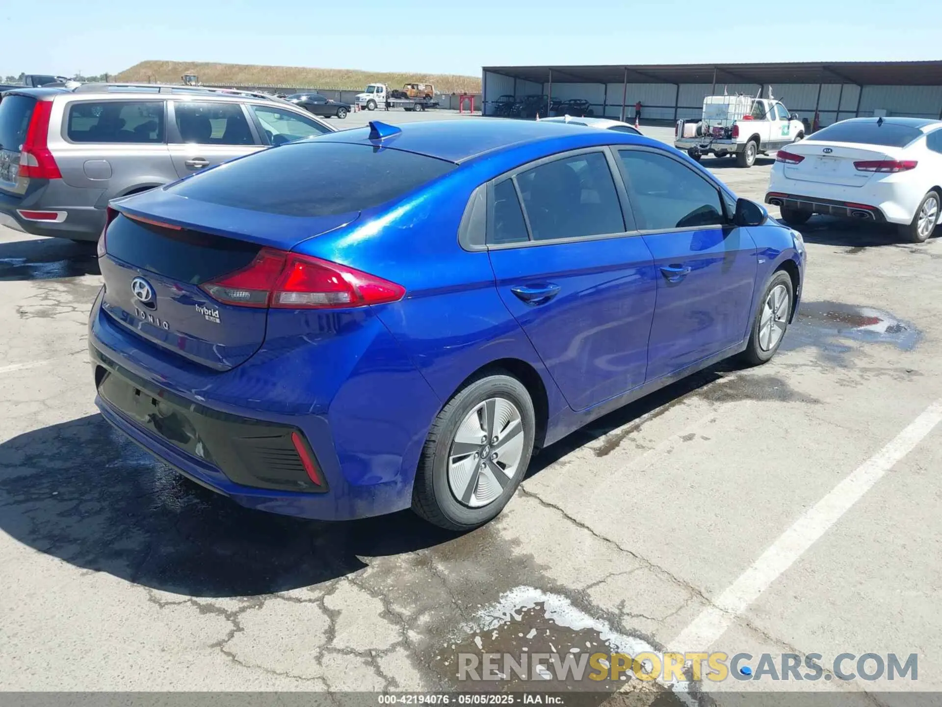 4 Фотография поврежденного автомобиля KMHC65LC8KU170791 HYUNDAI IONIQ HYBRID 2019