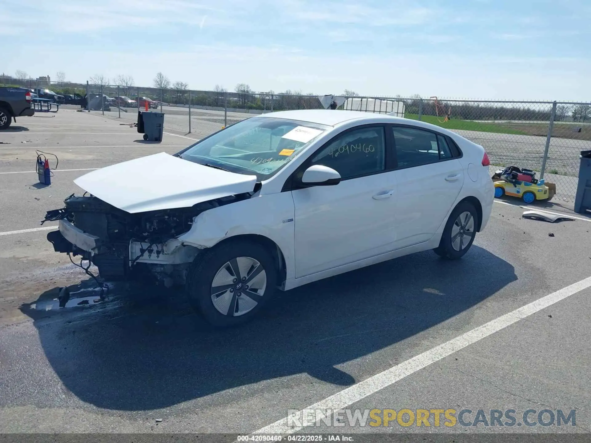 2 Фотография поврежденного автомобиля KMHC65LCXKU166533 HYUNDAI IONIQ HYBRID 2019