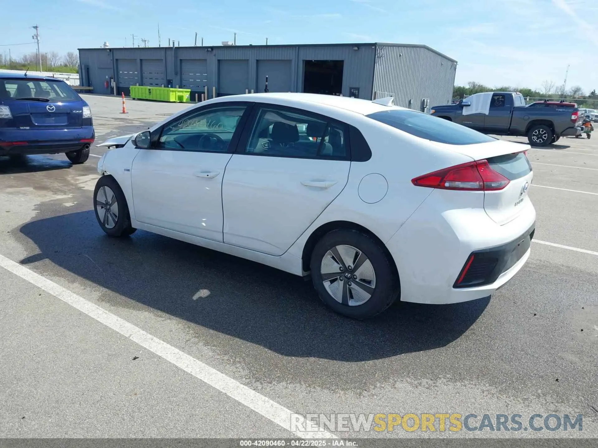 3 Фотография поврежденного автомобиля KMHC65LCXKU166533 HYUNDAI IONIQ HYBRID 2019