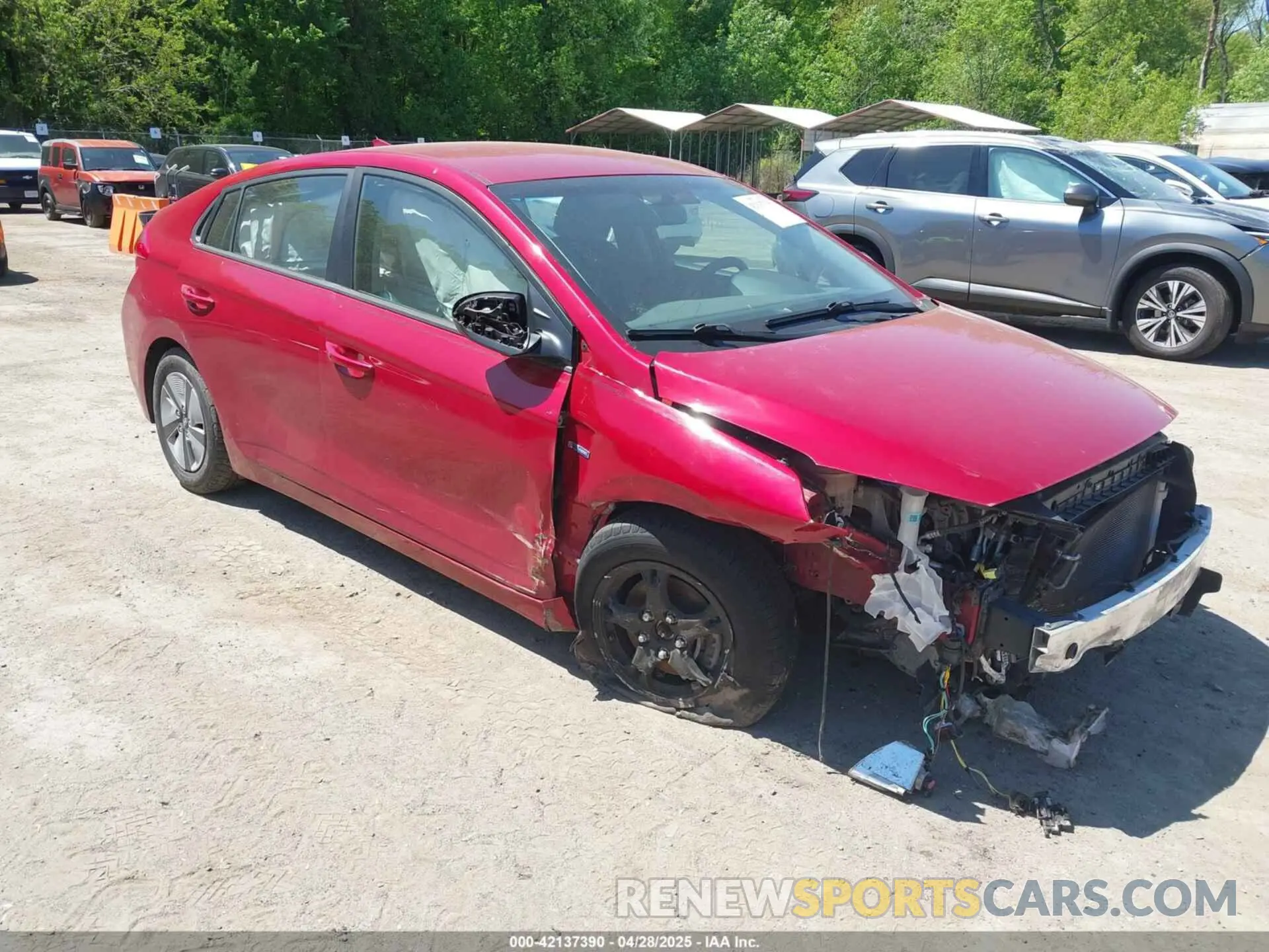 1 Photograph of a damaged car KMHC65LCXKU179508 HYUNDAI IONIQ HYBRID 2019