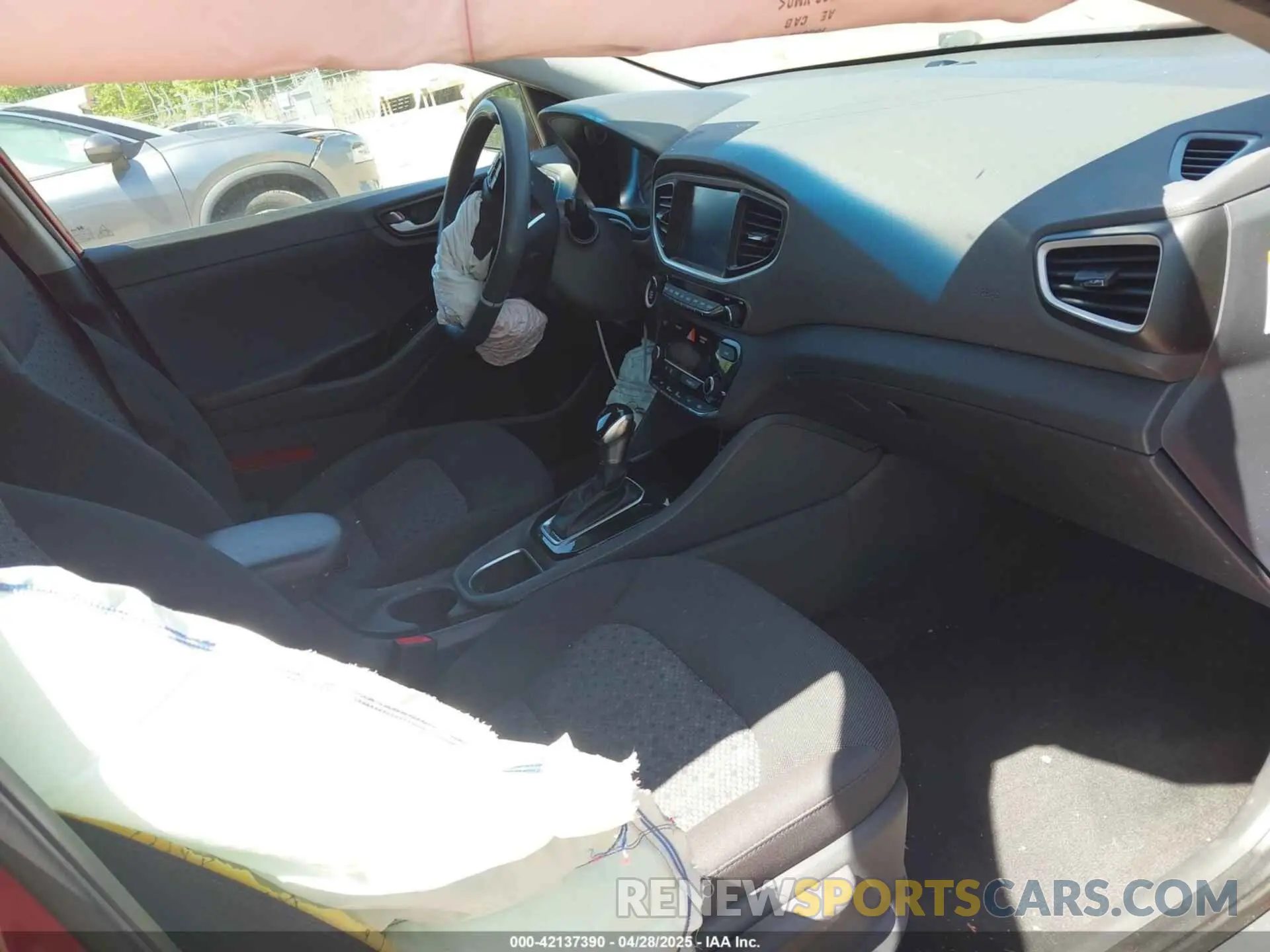 5 Photograph of a damaged car KMHC65LCXKU179508 HYUNDAI IONIQ HYBRID 2019