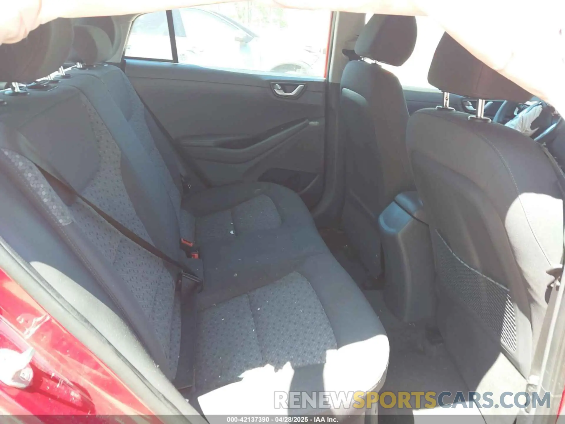 8 Photograph of a damaged car KMHC65LCXKU179508 HYUNDAI IONIQ HYBRID 2019