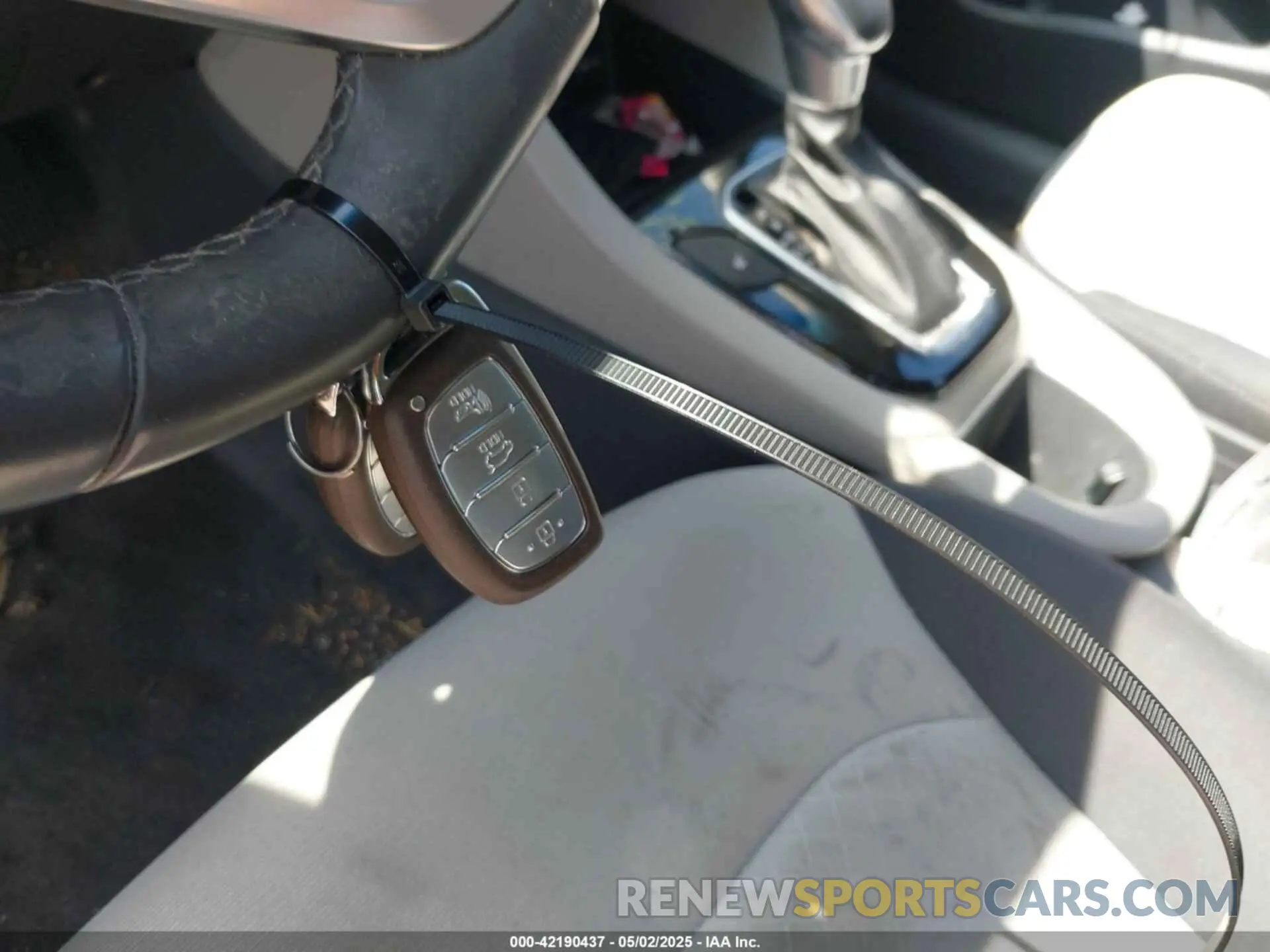 11 Photograph of a damaged car KMHC75LC0KU128967 HYUNDAI IONIQ HYBRID 2019