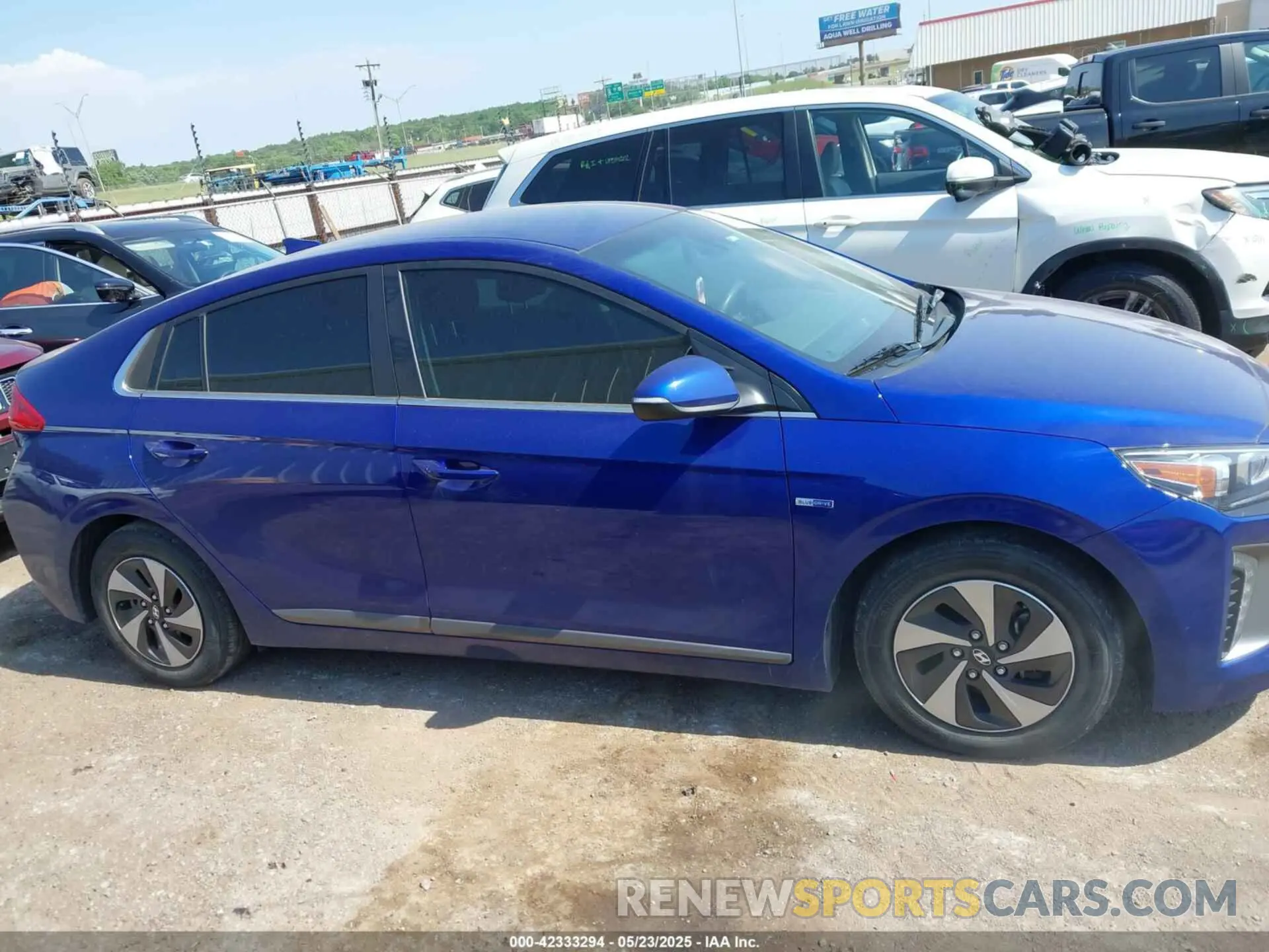 14 Photograph of a damaged car KMHC75LC1KU117153 HYUNDAI IONIQ HYBRID 2019