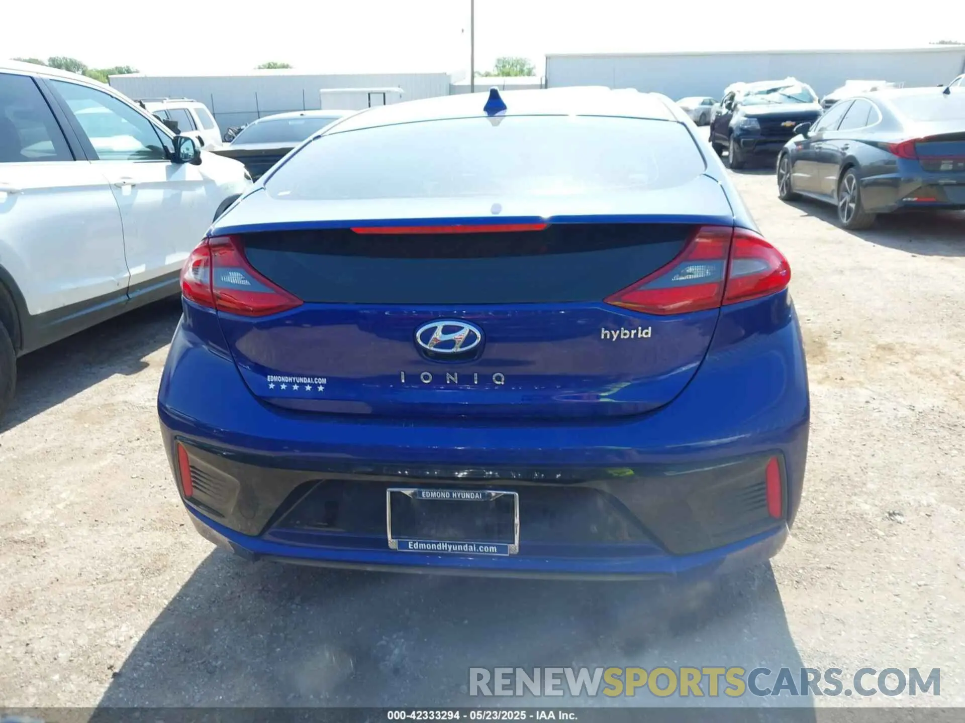17 Photograph of a damaged car KMHC75LC1KU117153 HYUNDAI IONIQ HYBRID 2019