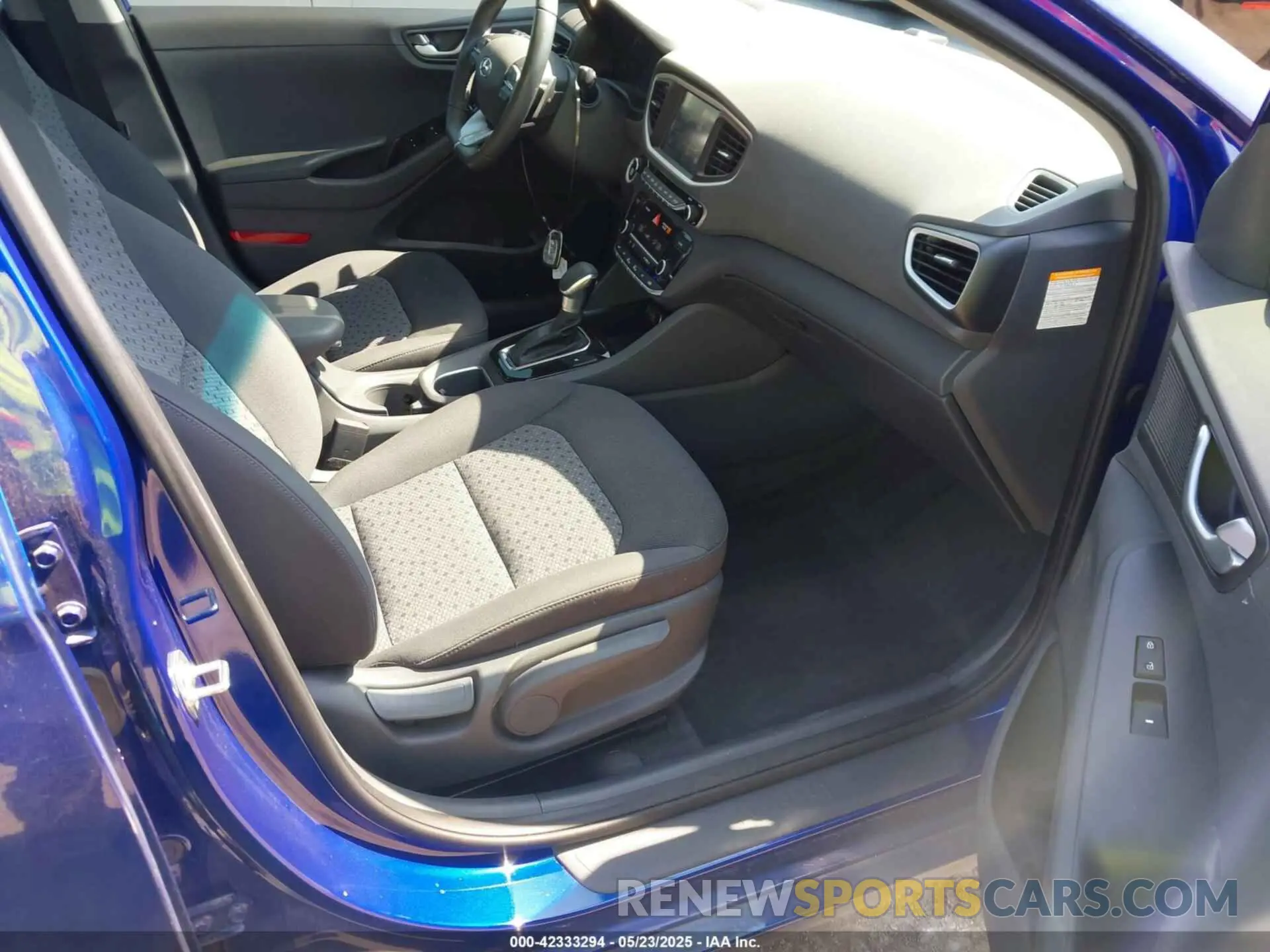 5 Photograph of a damaged car KMHC75LC1KU117153 HYUNDAI IONIQ HYBRID 2019