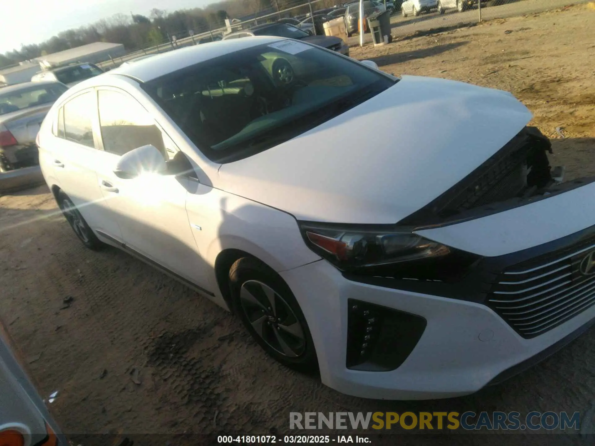 1 Фотография поврежденного автомобиля KMHC75LC2KU125357 HYUNDAI IONIQ HYBRID 2019