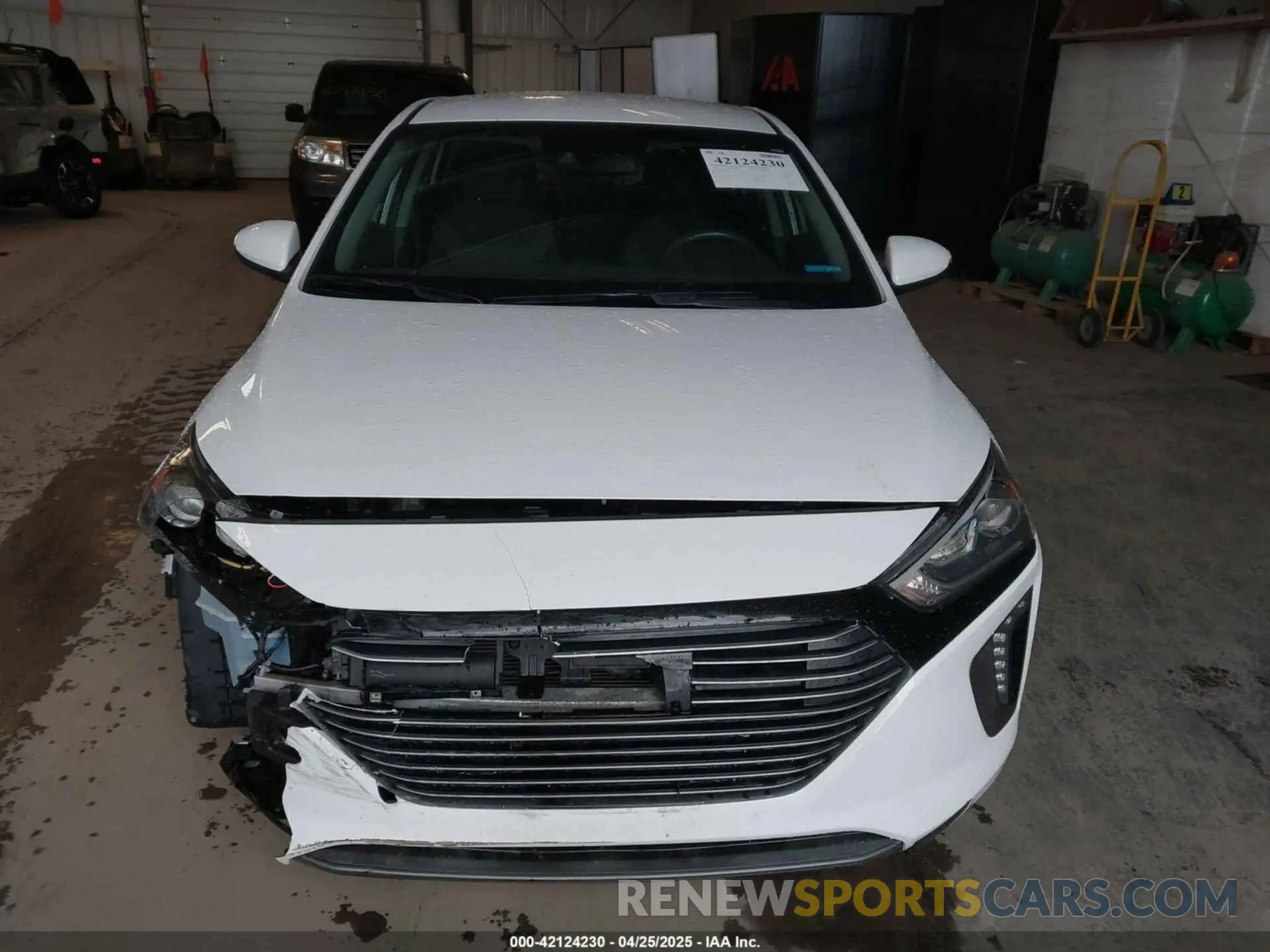 12 Фотография поврежденного автомобиля KMHC75LC5KU111145 HYUNDAI IONIQ HYBRID 2019