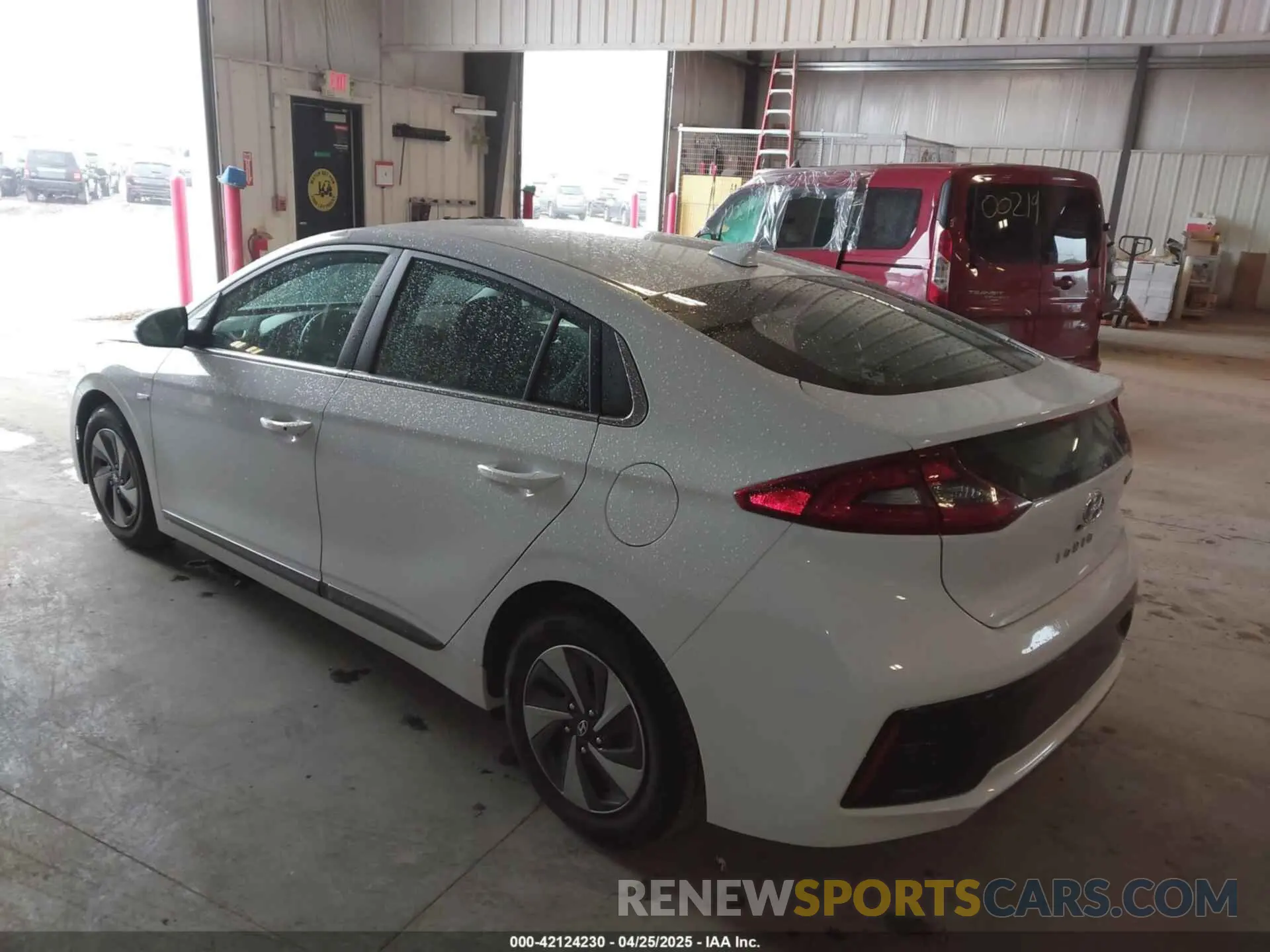 3 Фотография поврежденного автомобиля KMHC75LC5KU111145 HYUNDAI IONIQ HYBRID 2019