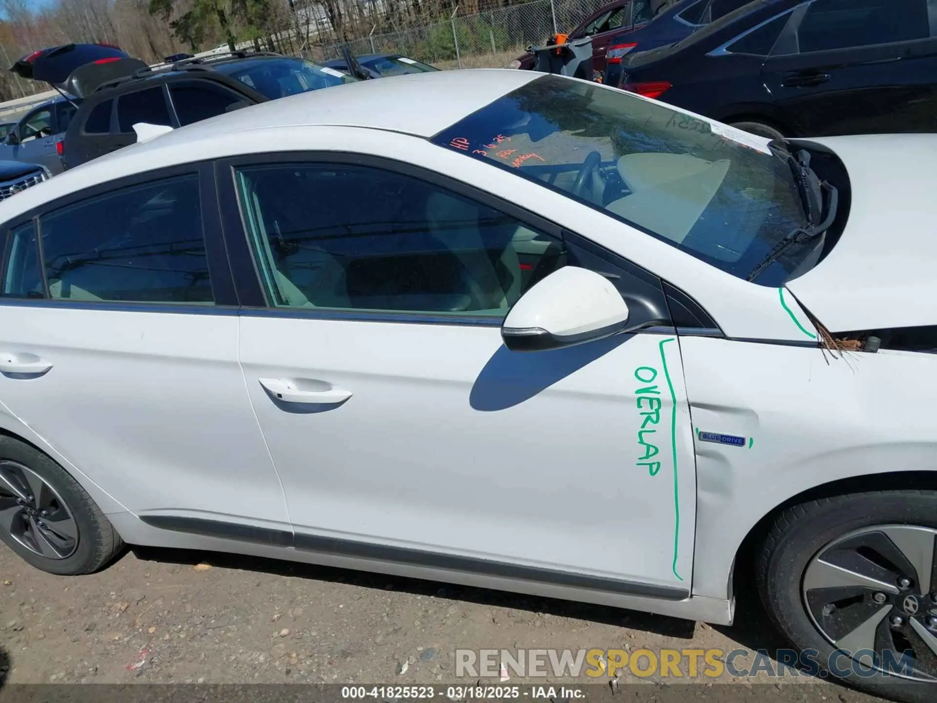 13 Фотография поврежденного автомобиля KMHC75LC7KU118324 HYUNDAI IONIQ HYBRID 2019
