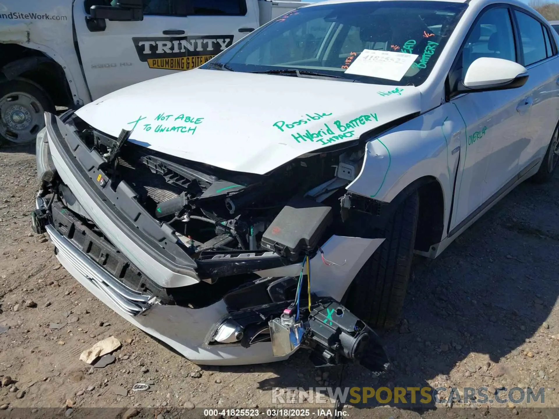 6 Фотография поврежденного автомобиля KMHC75LC7KU118324 HYUNDAI IONIQ HYBRID 2019