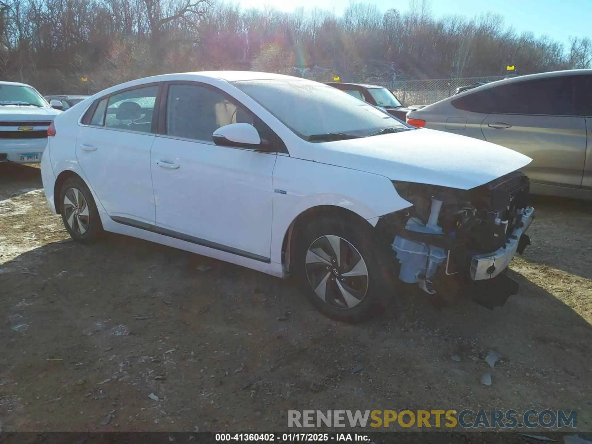1 Photograph of a damaged car KMHC75LC9KU110967 HYUNDAI IONIQ HYBRID 2019