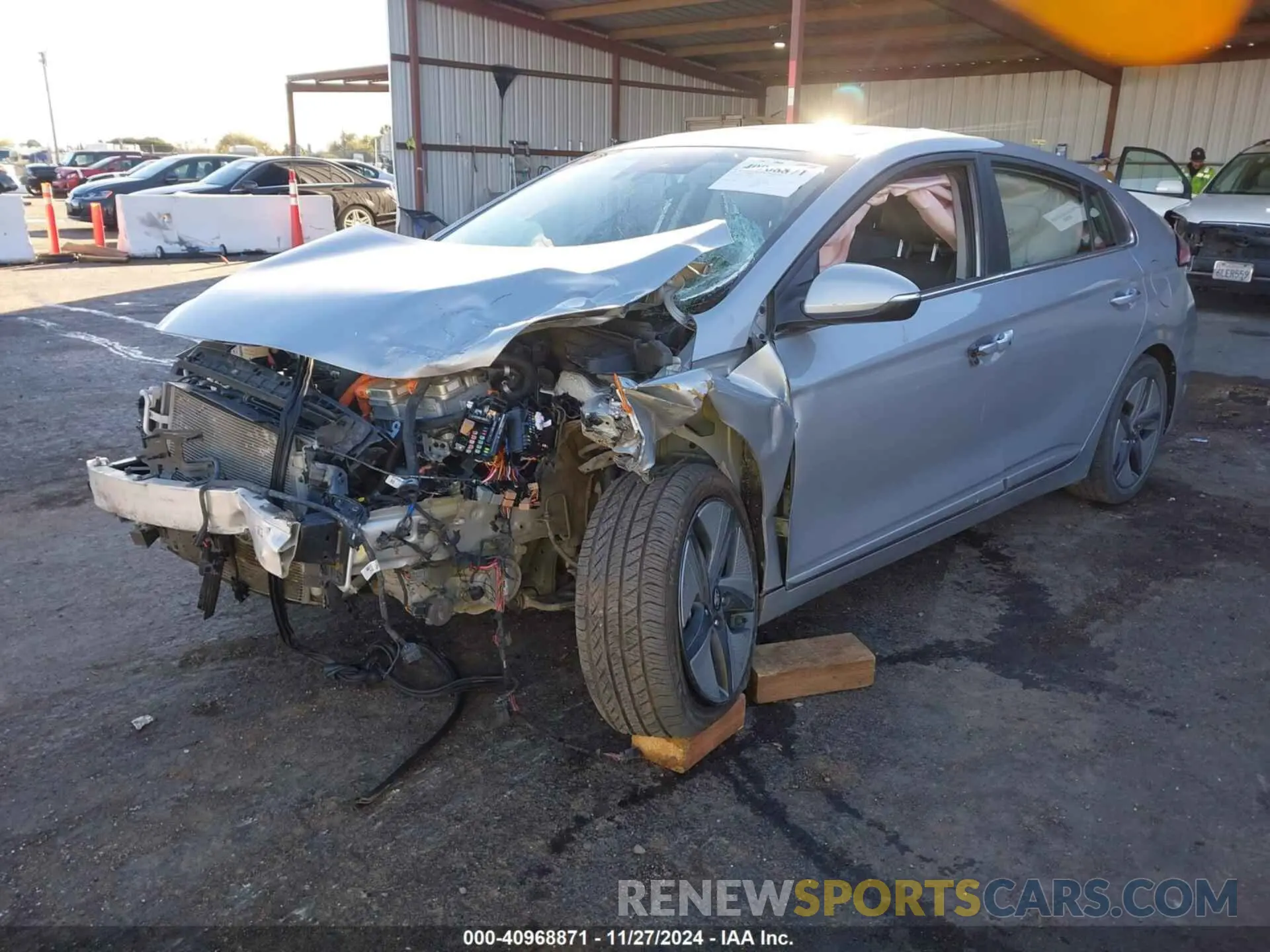2 Фотография поврежденного автомобиля KMHC05LC7LU242938 HYUNDAI IONIQ HYBRID 2020