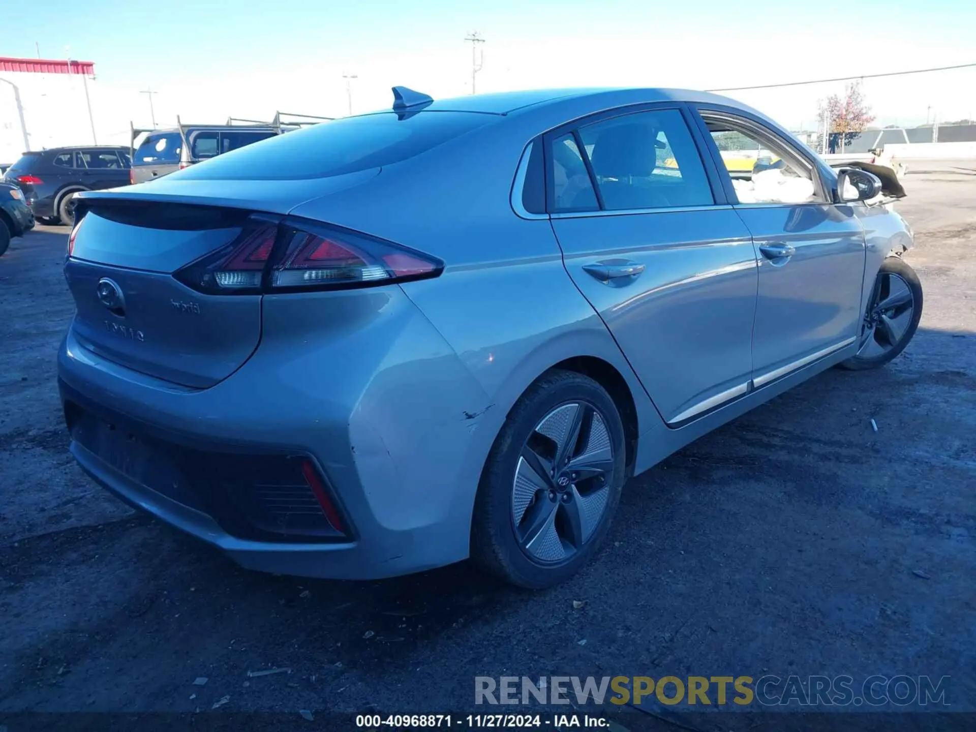 4 Фотография поврежденного автомобиля KMHC05LC7LU242938 HYUNDAI IONIQ HYBRID 2020
