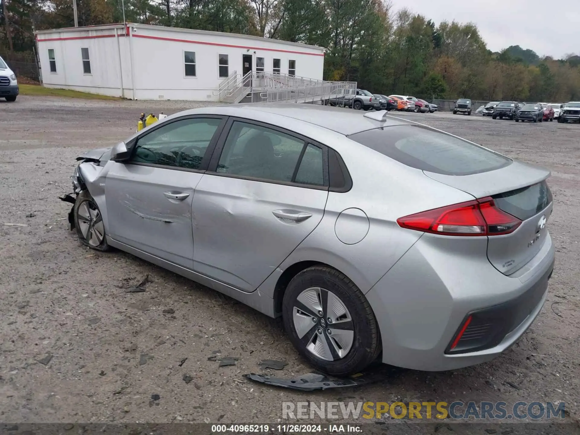 3 Фотография поврежденного автомобиля KMHC65LC2LU225981 HYUNDAI IONIQ HYBRID 2020