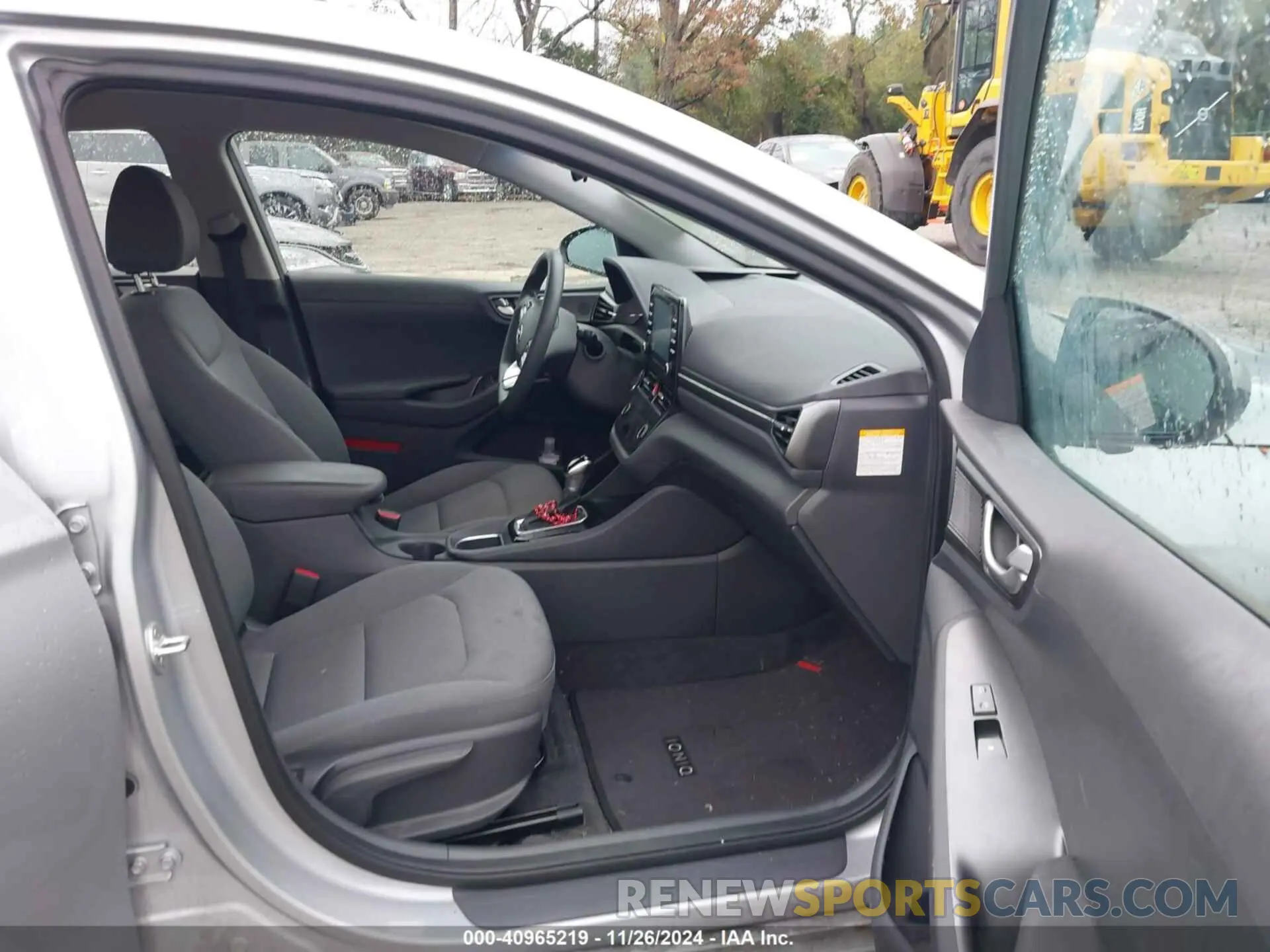 5 Фотография поврежденного автомобиля KMHC65LC2LU225981 HYUNDAI IONIQ HYBRID 2020