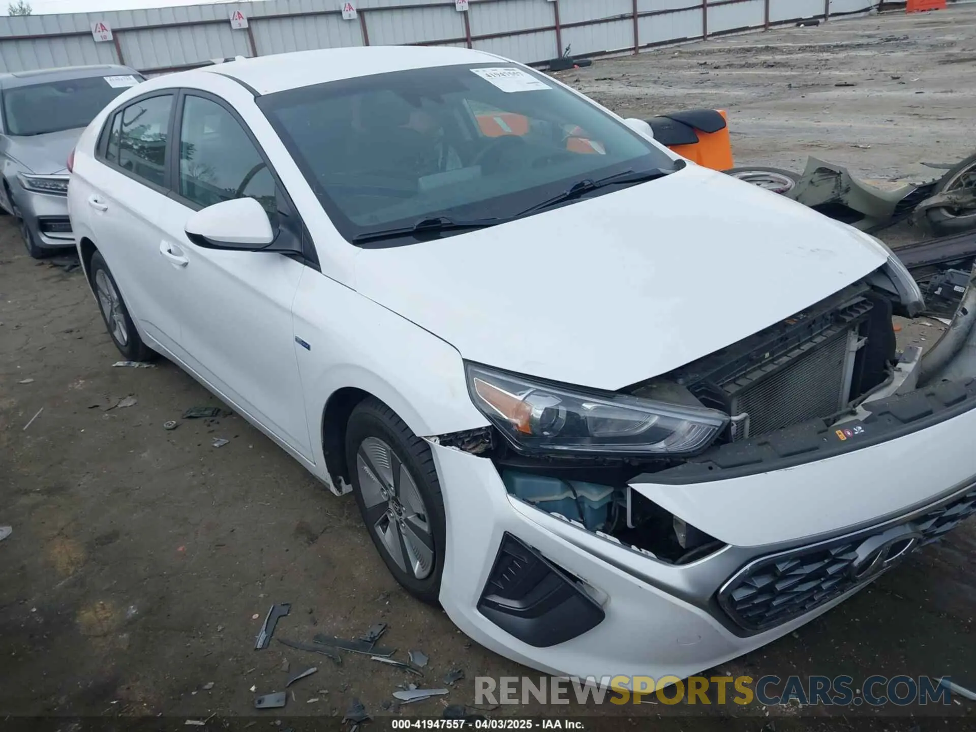 1 Фотография поврежденного автомобиля KMHC65LC4LU214190 HYUNDAI IONIQ HYBRID 2020