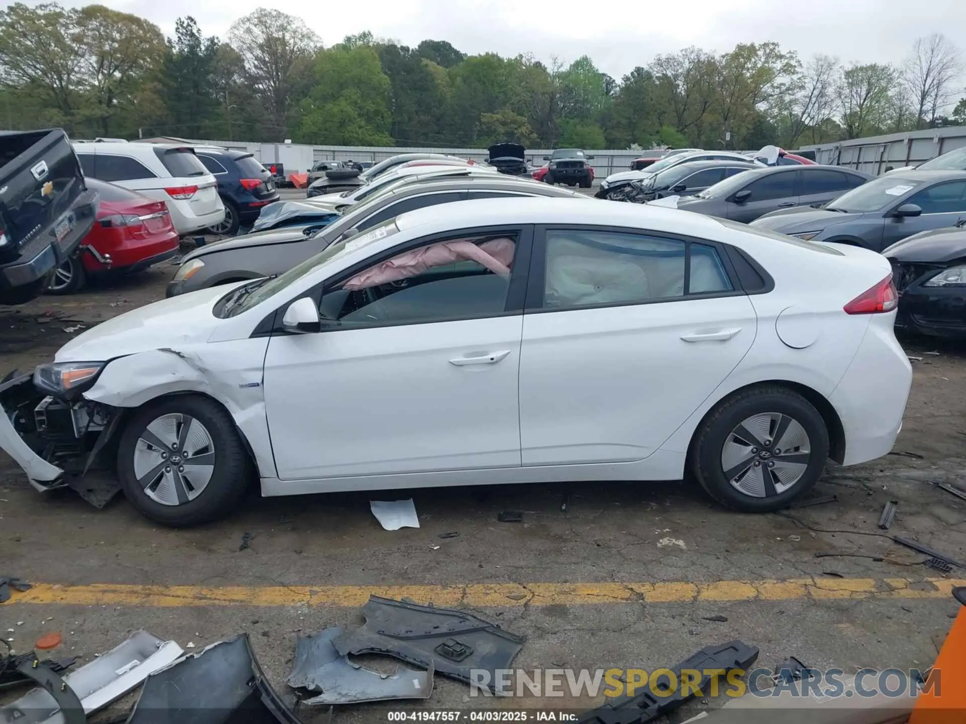 13 Фотография поврежденного автомобиля KMHC65LC4LU214190 HYUNDAI IONIQ HYBRID 2020