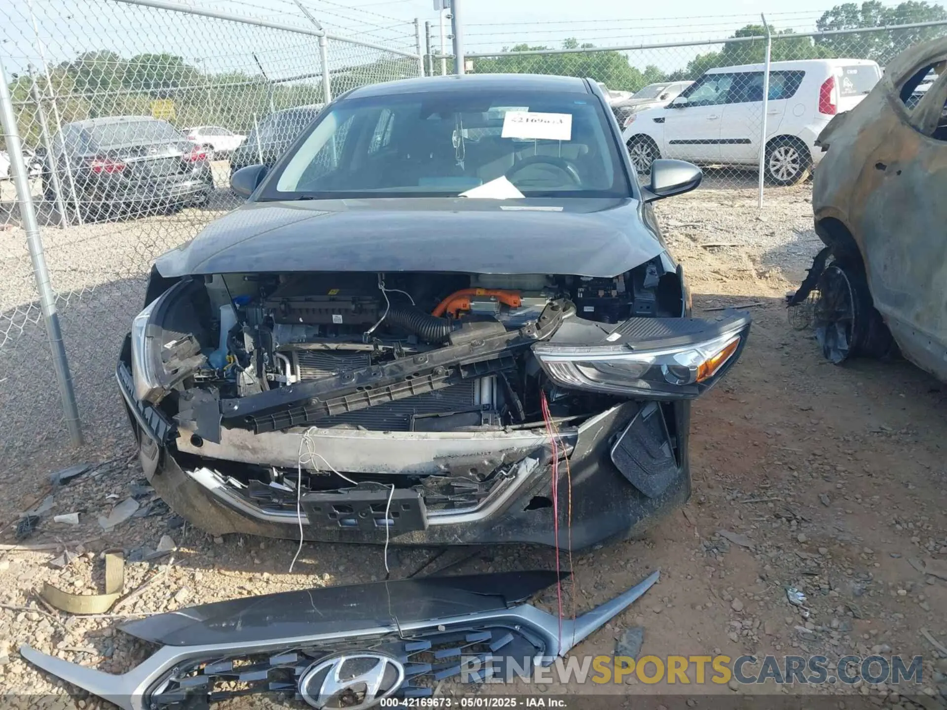 12 Photograph of a damaged car KMHC65LC4LU227313 HYUNDAI IONIQ HYBRID 2020