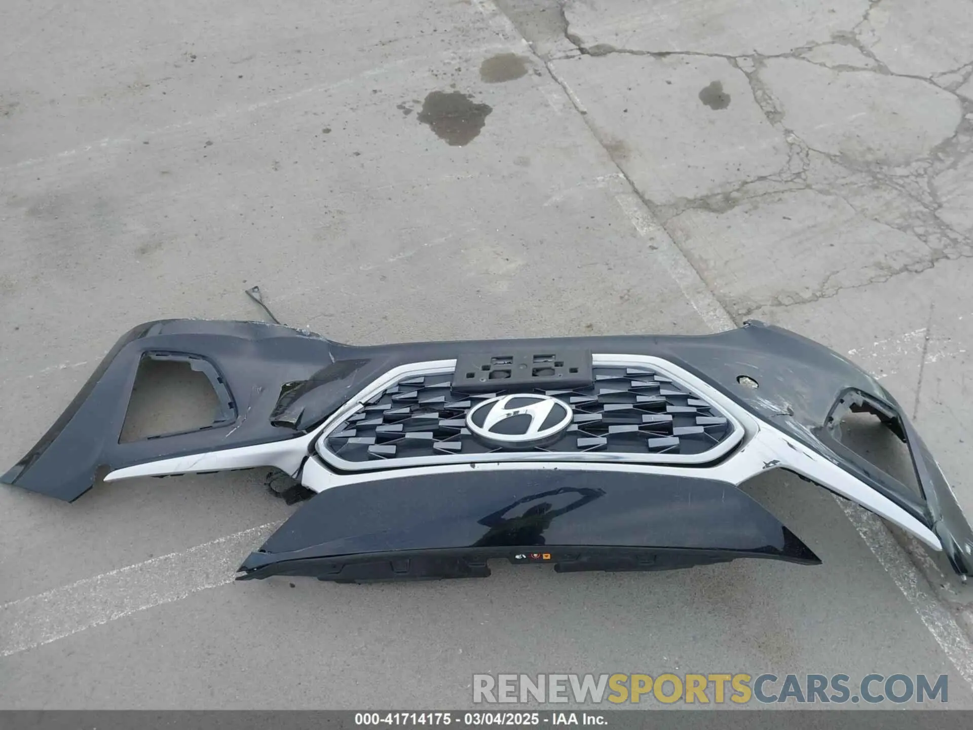 12 Photograph of a damaged car KMHC65LC4LU231135 HYUNDAI IONIQ HYBRID 2020