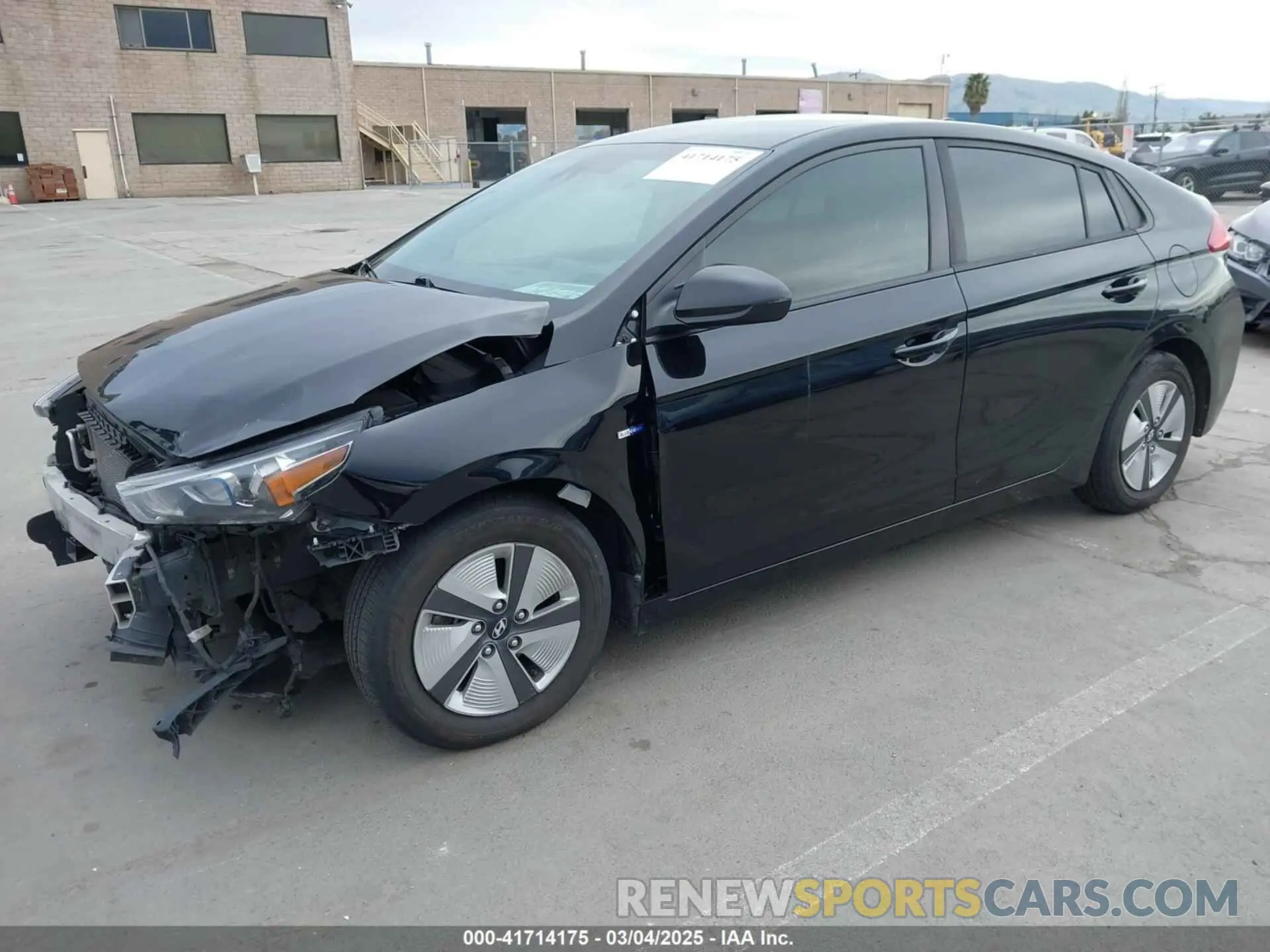 2 Photograph of a damaged car KMHC65LC4LU231135 HYUNDAI IONIQ HYBRID 2020