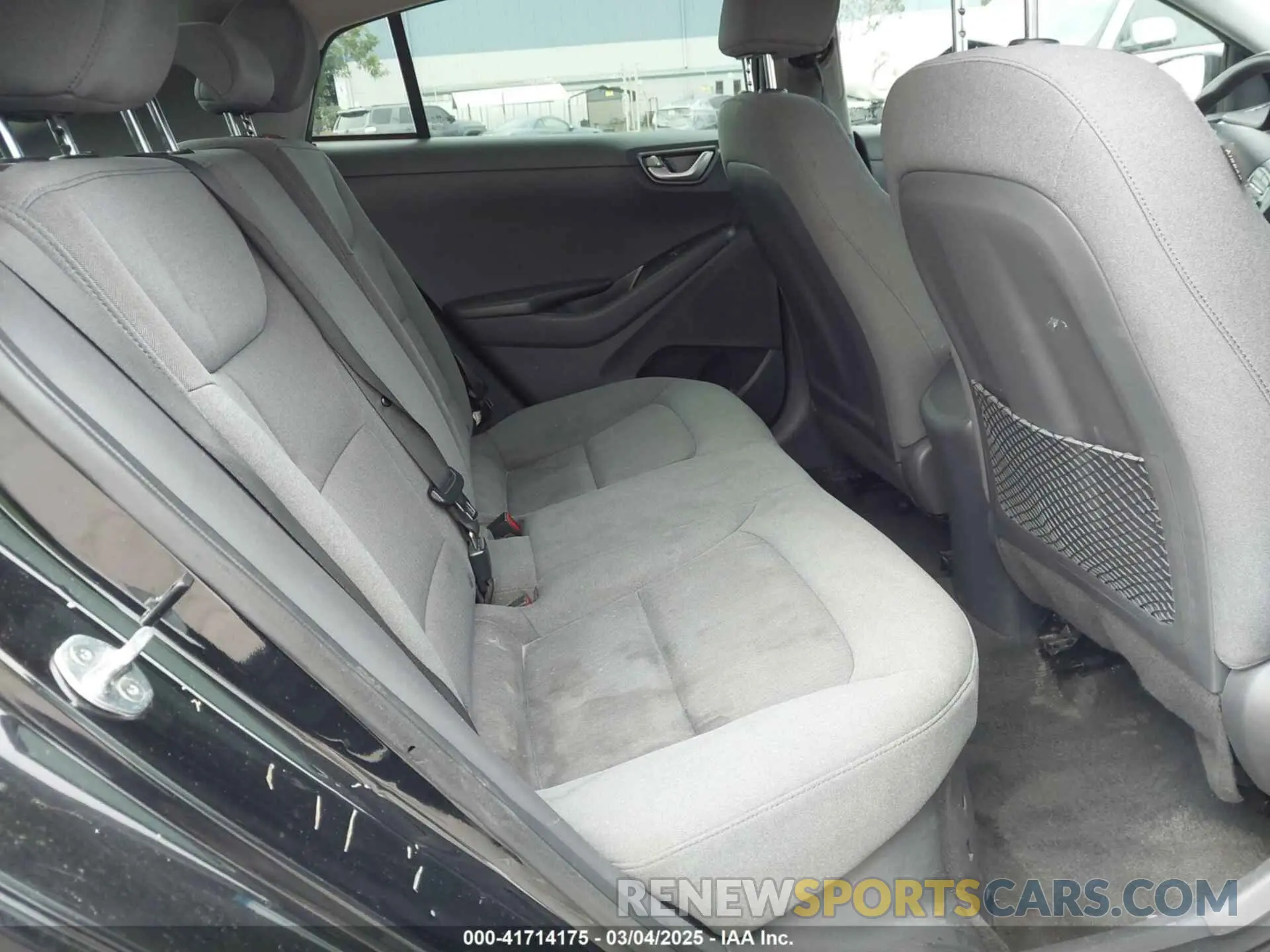 8 Photograph of a damaged car KMHC65LC4LU231135 HYUNDAI IONIQ HYBRID 2020